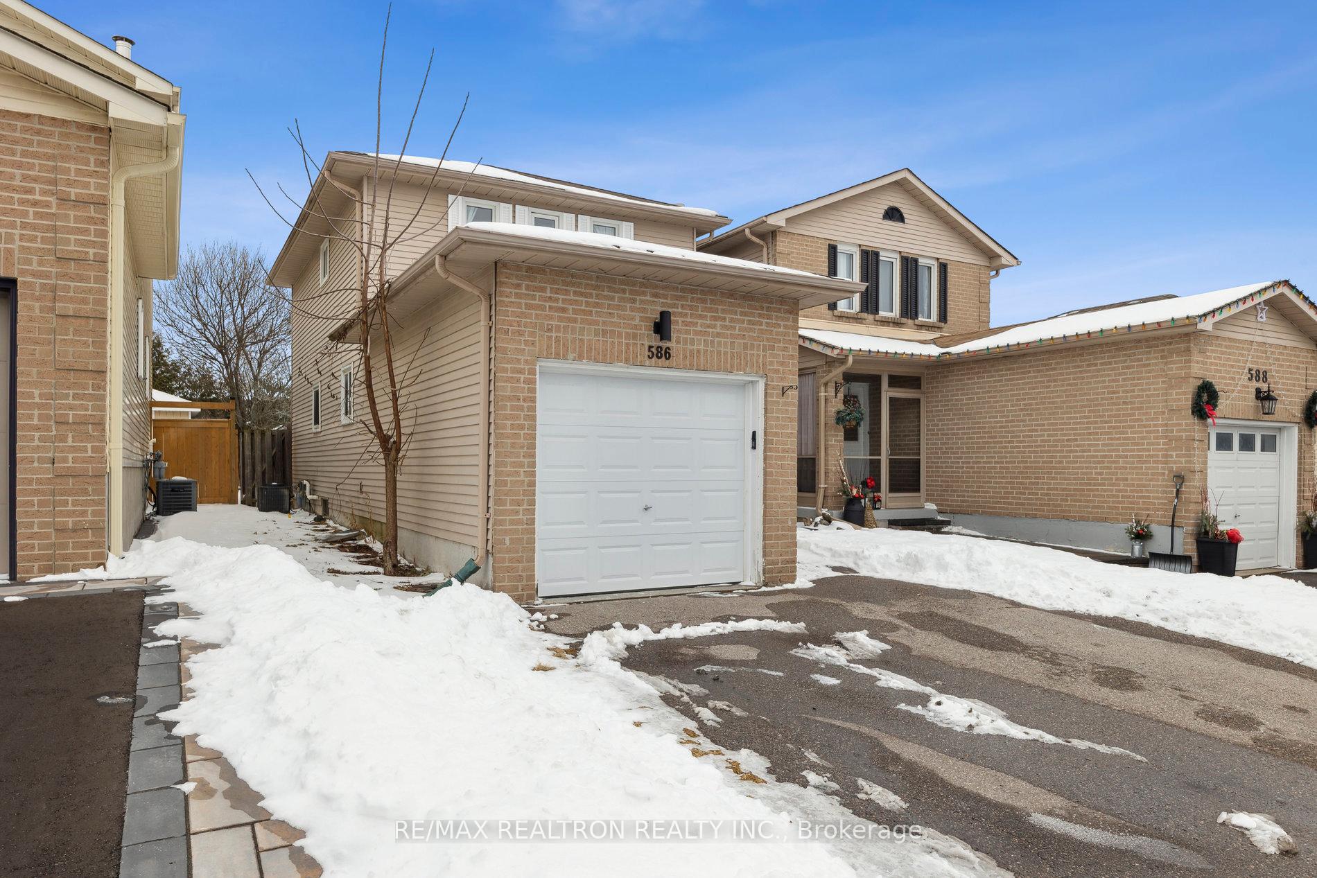 Photo 2 of 586 Cobblehill Drive, Oshawa, Pinecrest — HOMEH