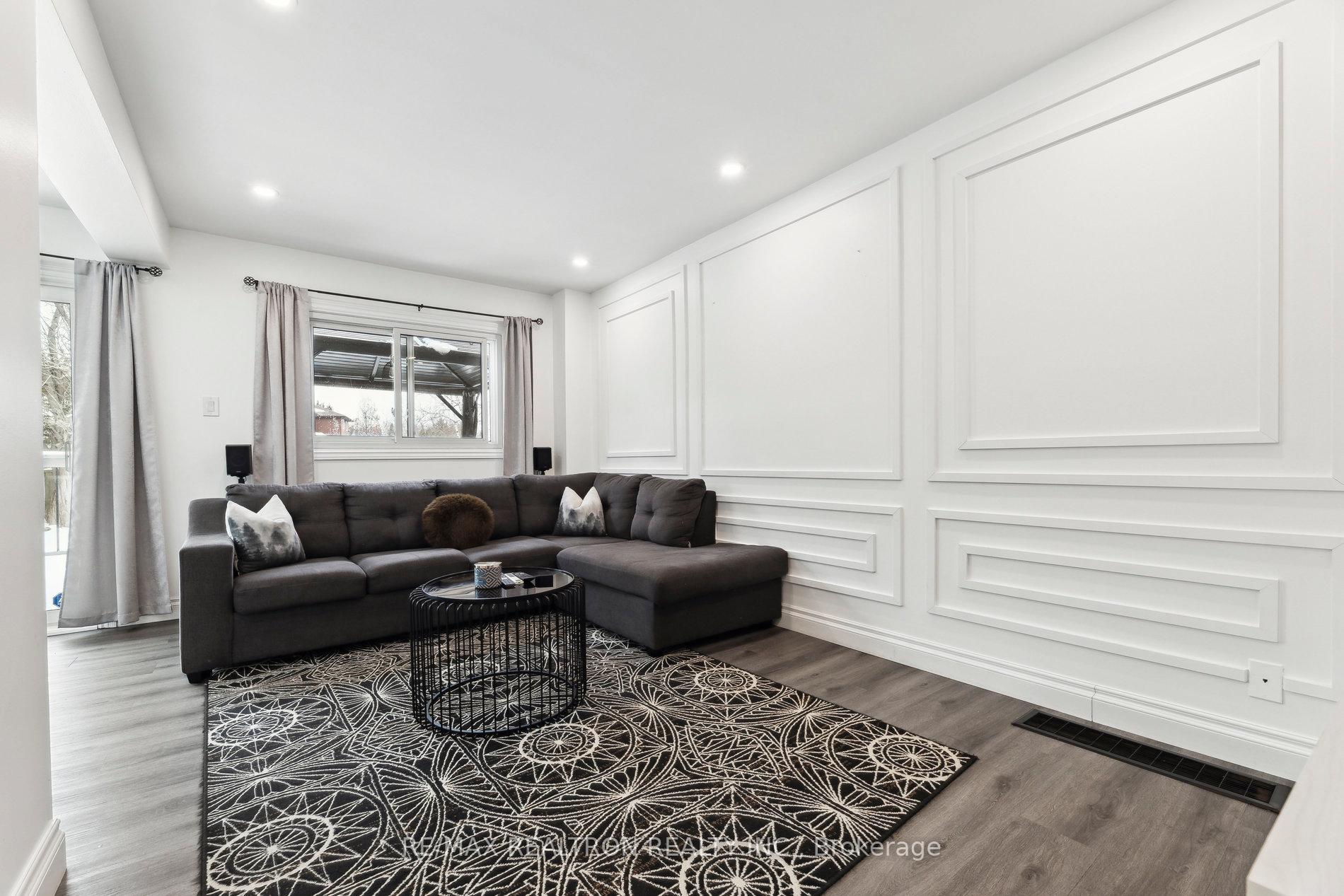 Photo 8 of 586 Cobblehill Drive, Oshawa, Pinecrest — HOMEH