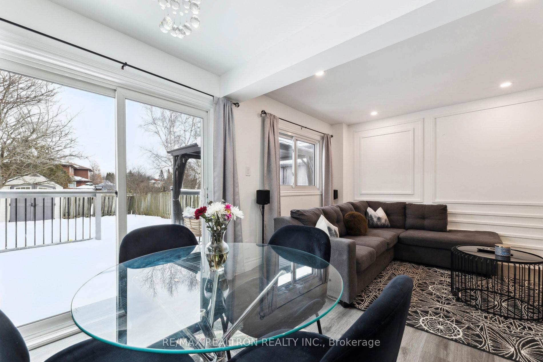 Photo 13 of 586 Cobblehill Drive, Oshawa, Pinecrest — HOMEH