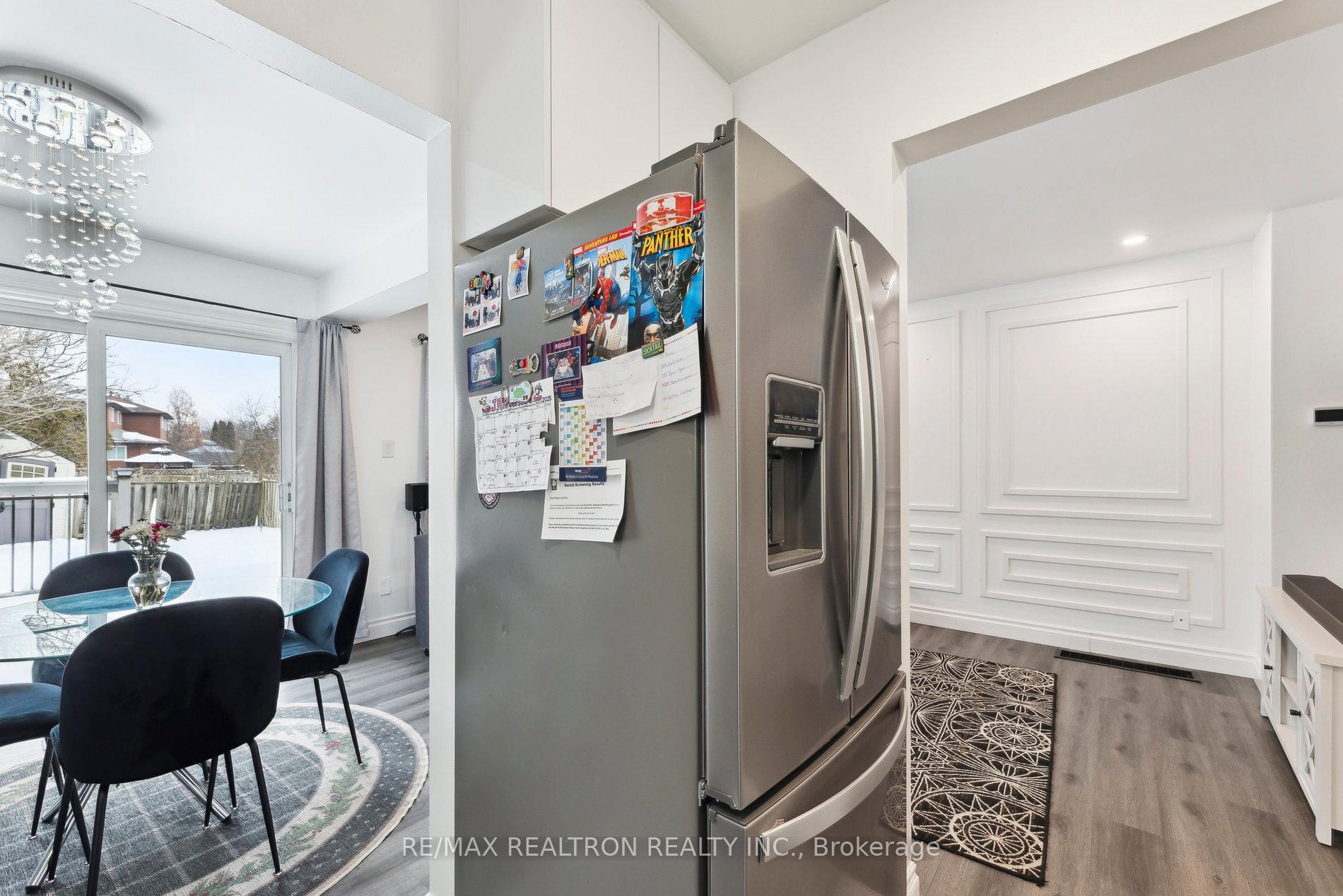 Photo 16 of 586 Cobblehill Drive, Oshawa, Pinecrest — HOMEH