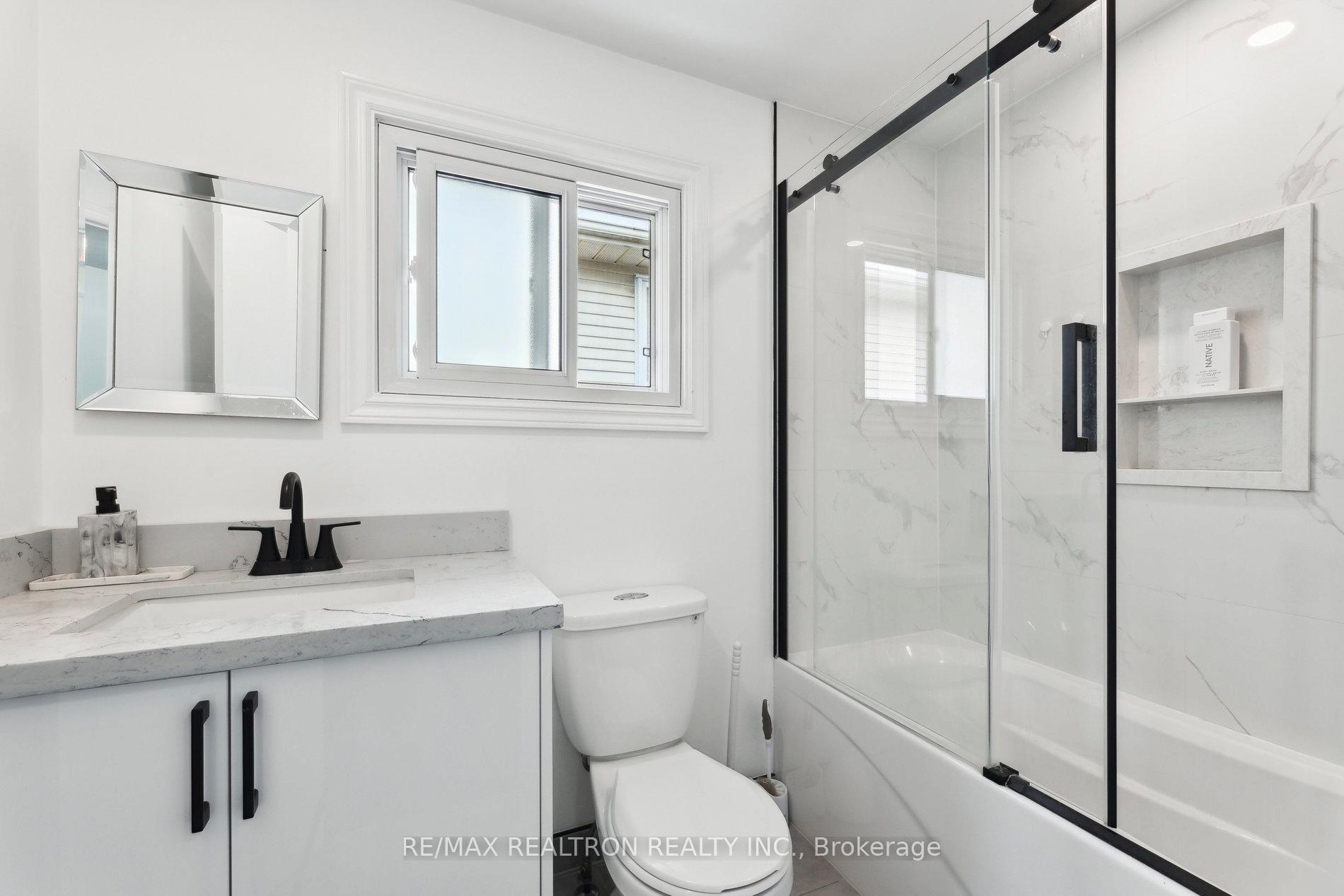 Photo 19 of 586 Cobblehill Drive, Oshawa, Pinecrest — HOMEH