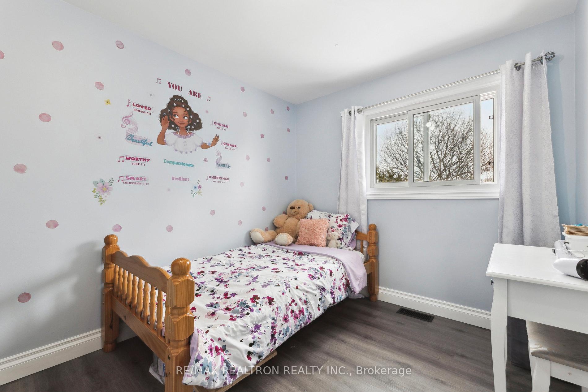 Photo 20 of 586 Cobblehill Drive, Oshawa, Pinecrest — HOMEH