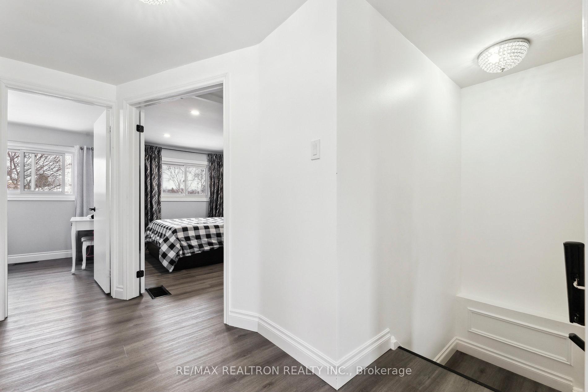 Photo 22 of 586 Cobblehill Drive, Oshawa, Pinecrest — HOMEH
