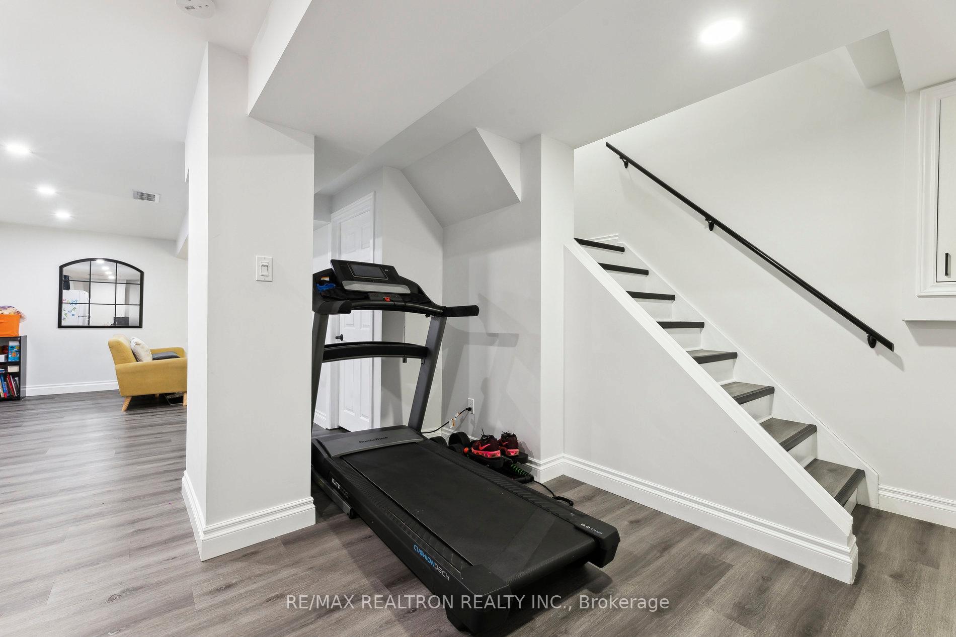 Photo 26 of 586 Cobblehill Drive, Oshawa, Pinecrest — HOMEH