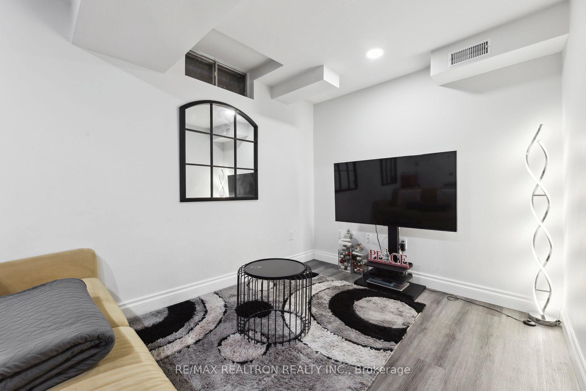 Photo 29 of 586 Cobblehill Drive, Oshawa, Pinecrest — HOMEH