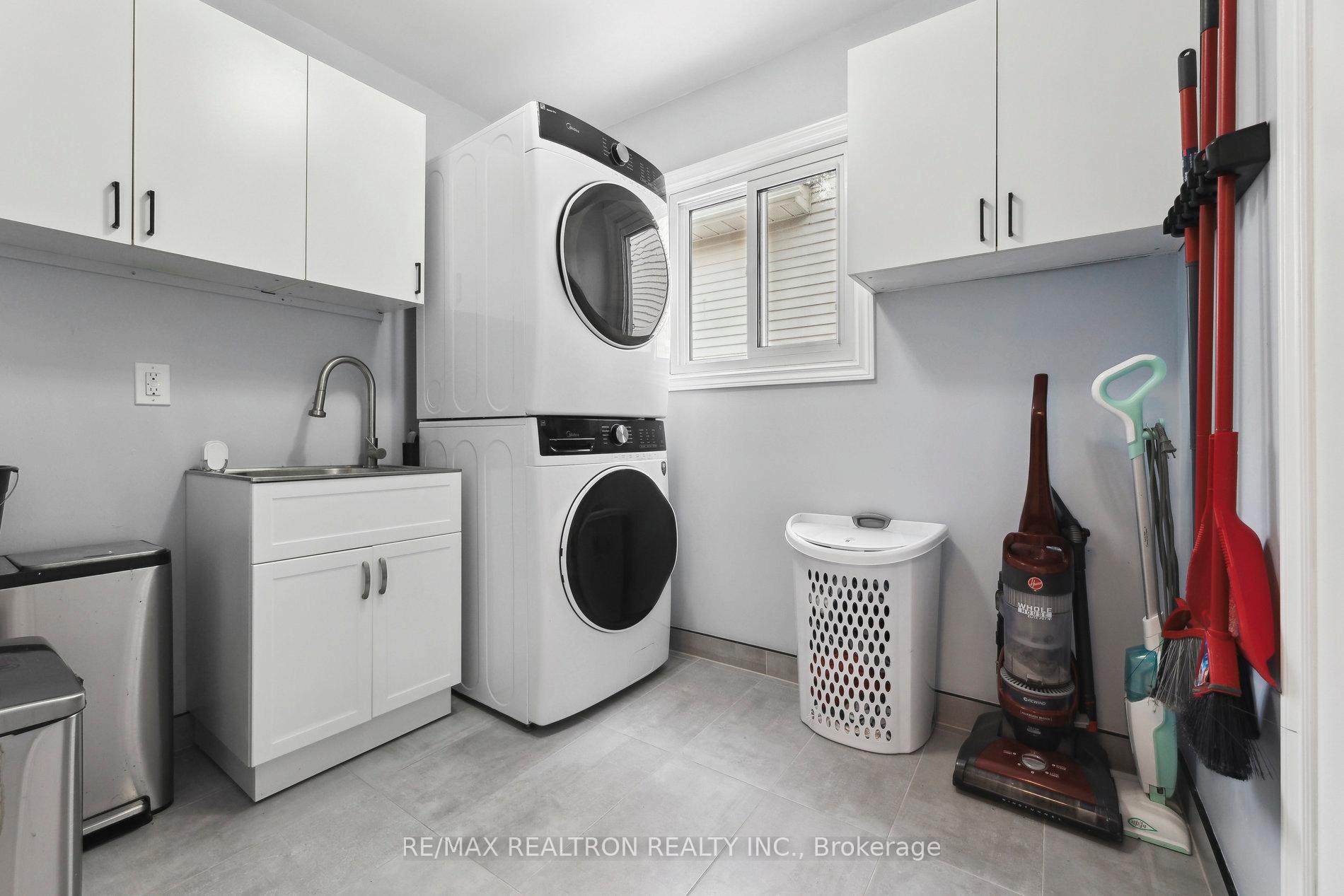 Photo 32 of 586 Cobblehill Drive, Oshawa, Pinecrest — HOMEH