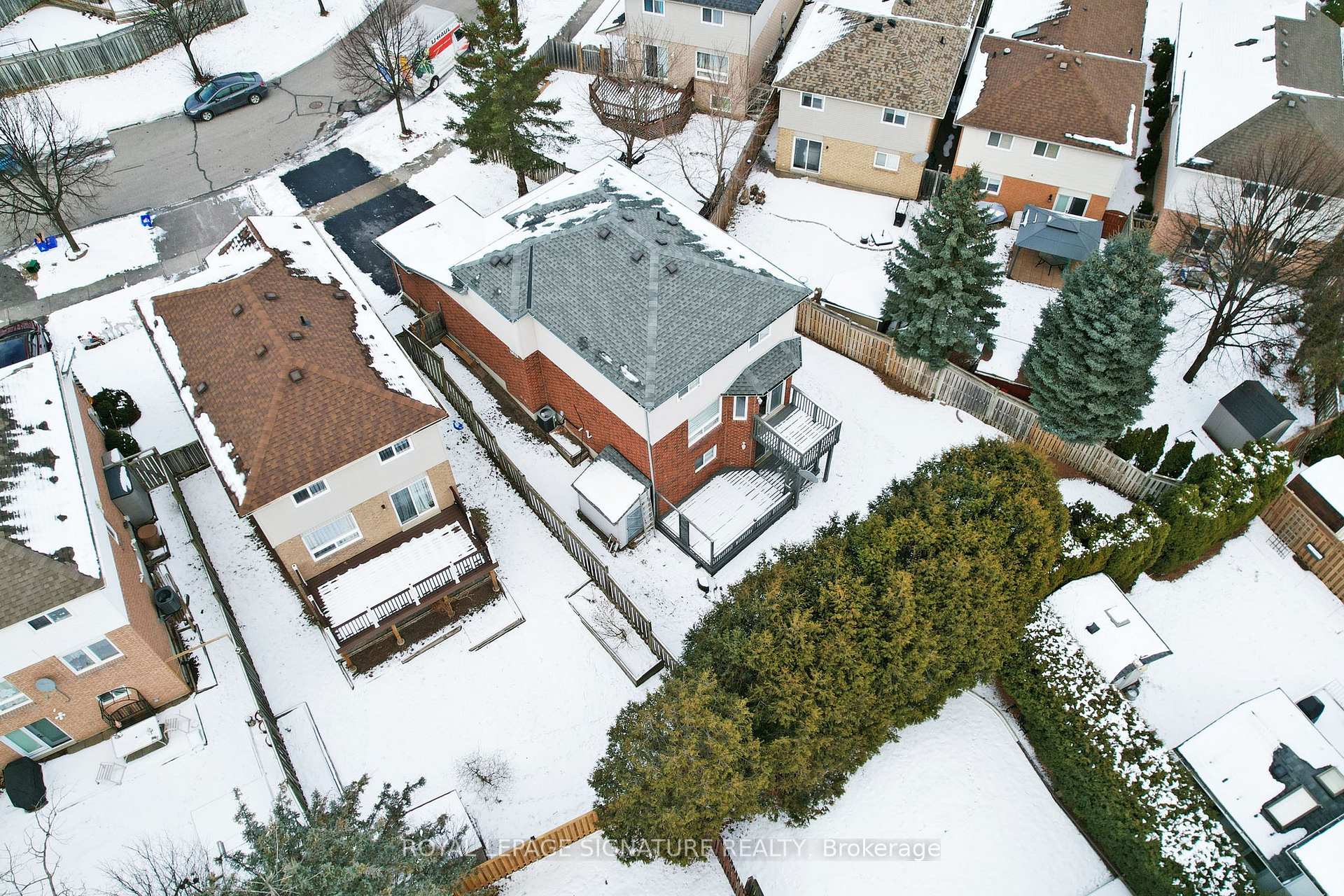 Photo 17 of 451 Compton Crescent, Oshawa, Centennial — HOMEH