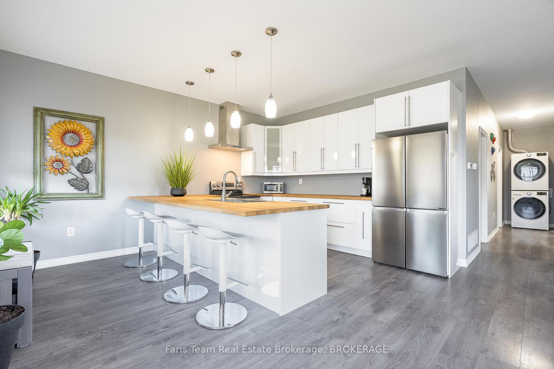 Photo 3 of 2834 Perry Avenue, Ramara, Brechin — HOMEH