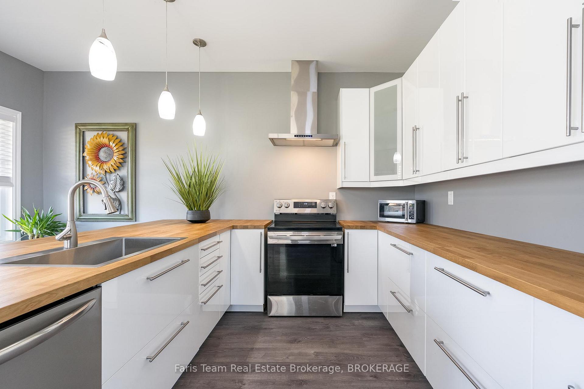 Photo 4 of 2834 Perry Avenue, Ramara, Brechin — HOMEH