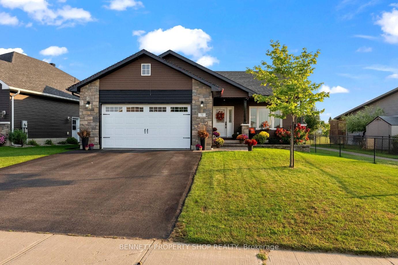 Photo 1 of 72 Otteridge Drive, Renfrew — HOMEH