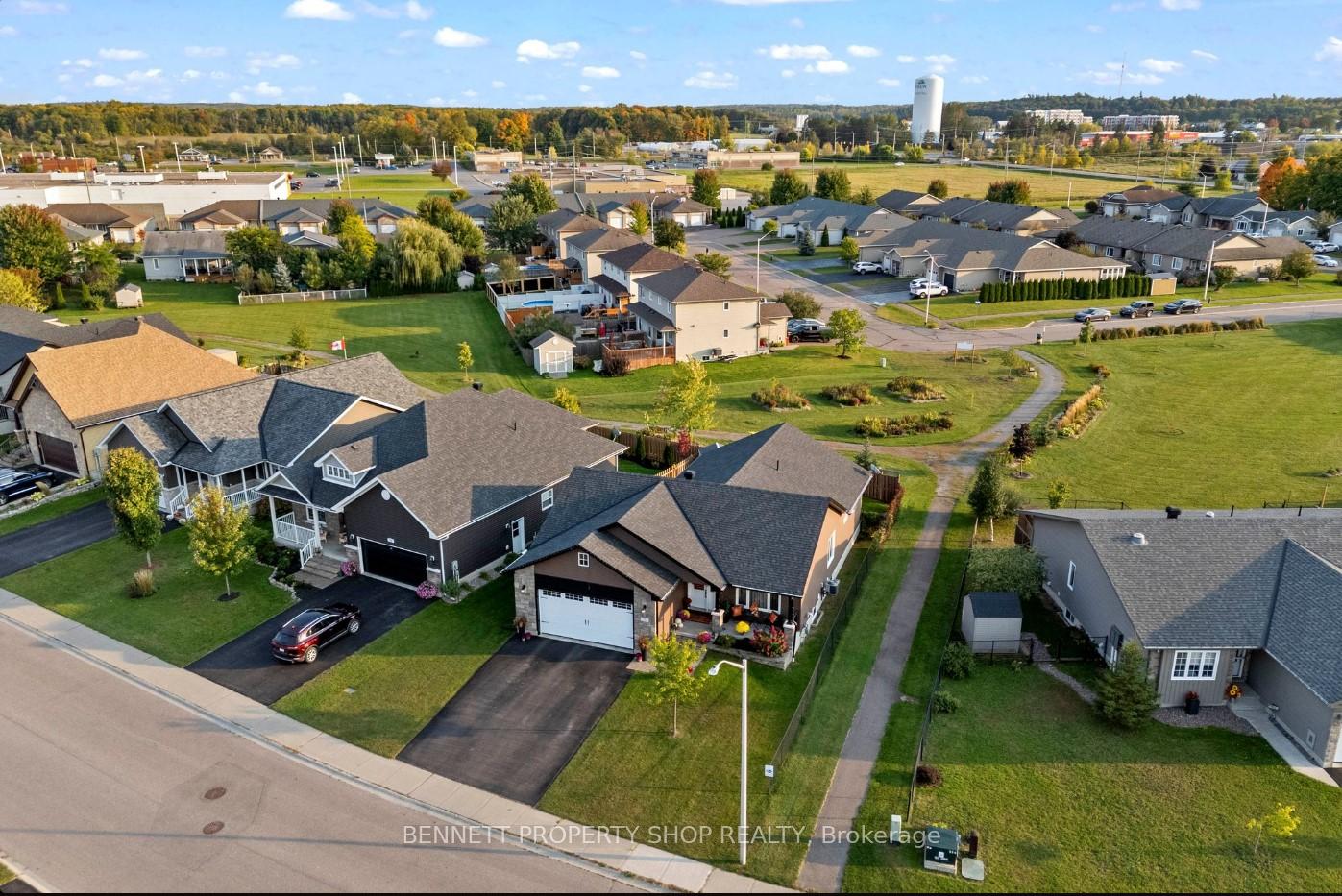 Photo 2 of 72 Otteridge Drive, Renfrew — HOMEH