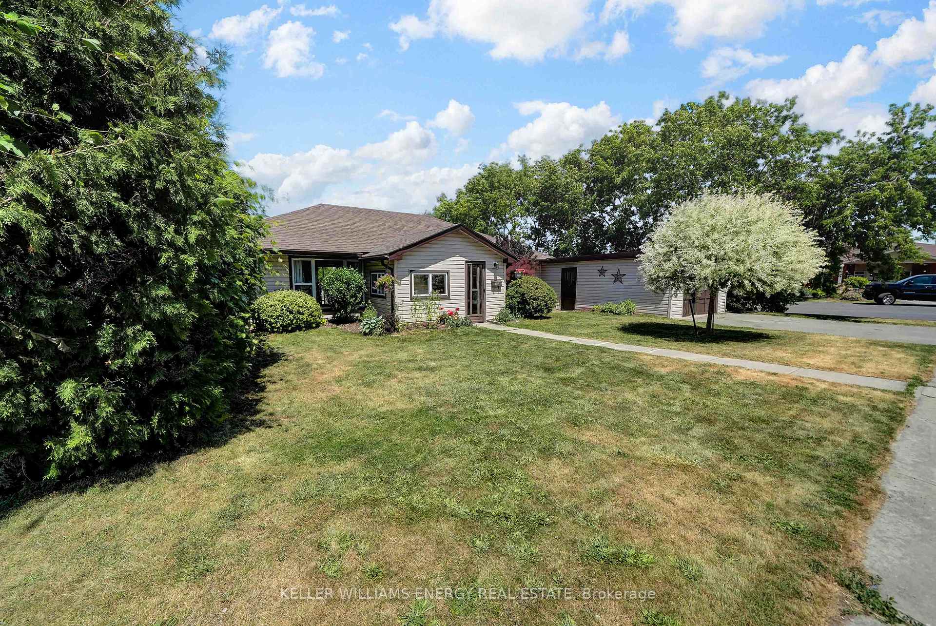 Photo 1 of 102 Crown Street, Quinte West, Trenton Ward — HOMEH