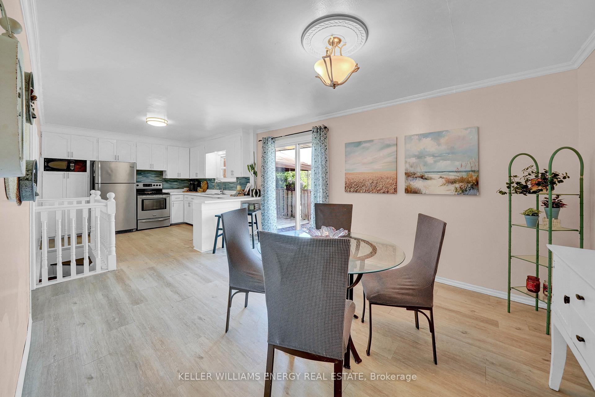 Photo 20 of 102 Crown Street, Quinte West, Trenton Ward — HOMEH