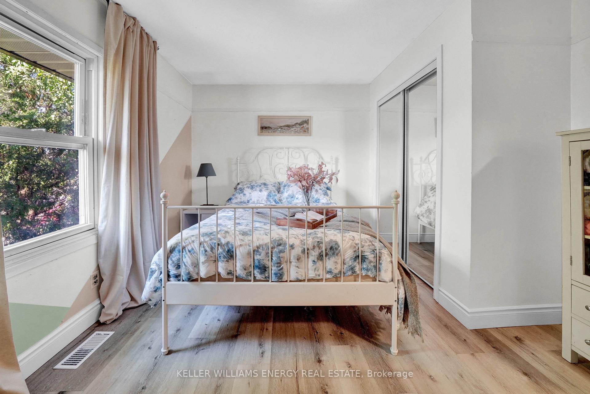 Photo 24 of 102 Crown Street, Quinte West, Trenton Ward — HOMEH