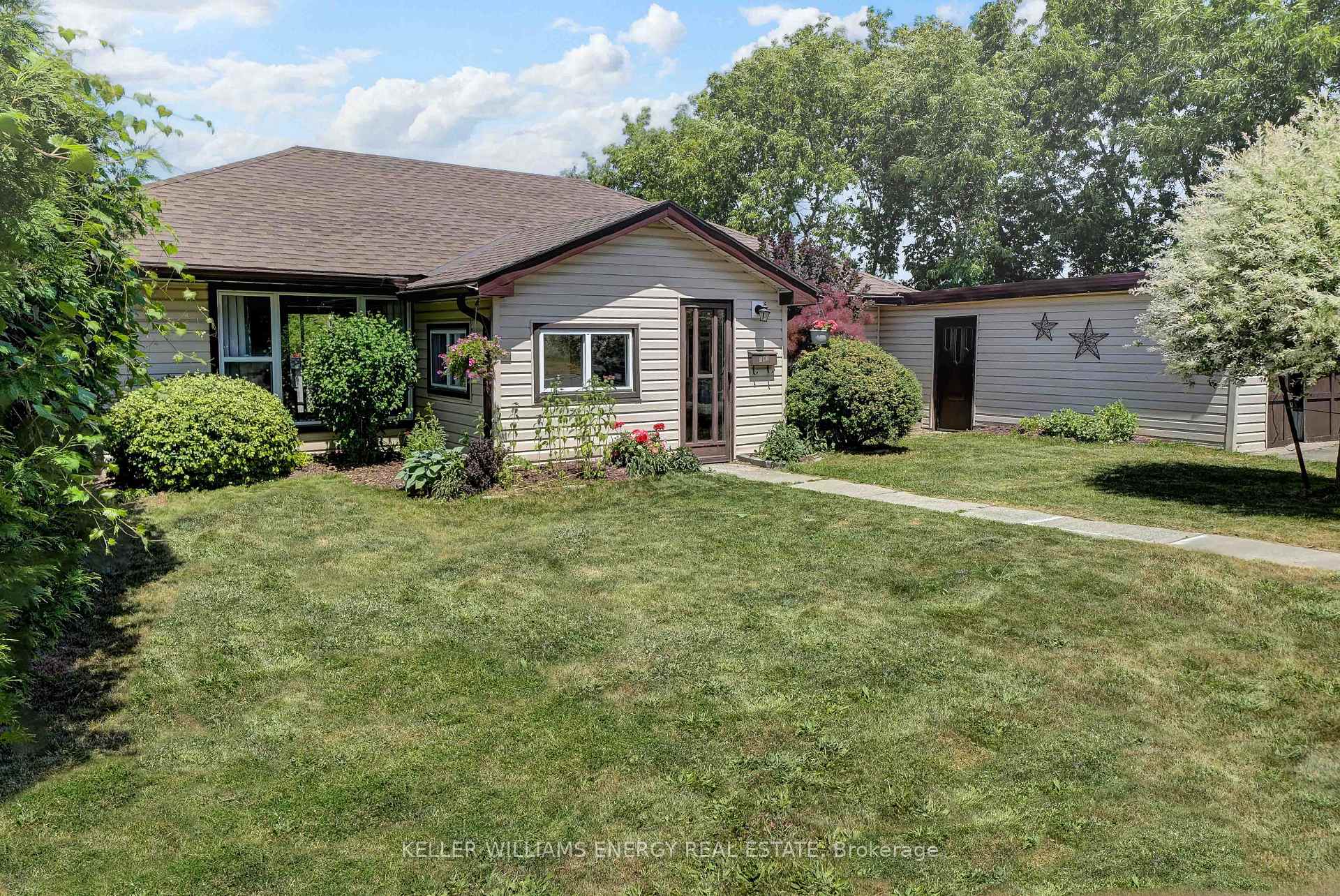 Photo 46 of 102 Crown Street, Quinte West, Trenton Ward — HOMEH
