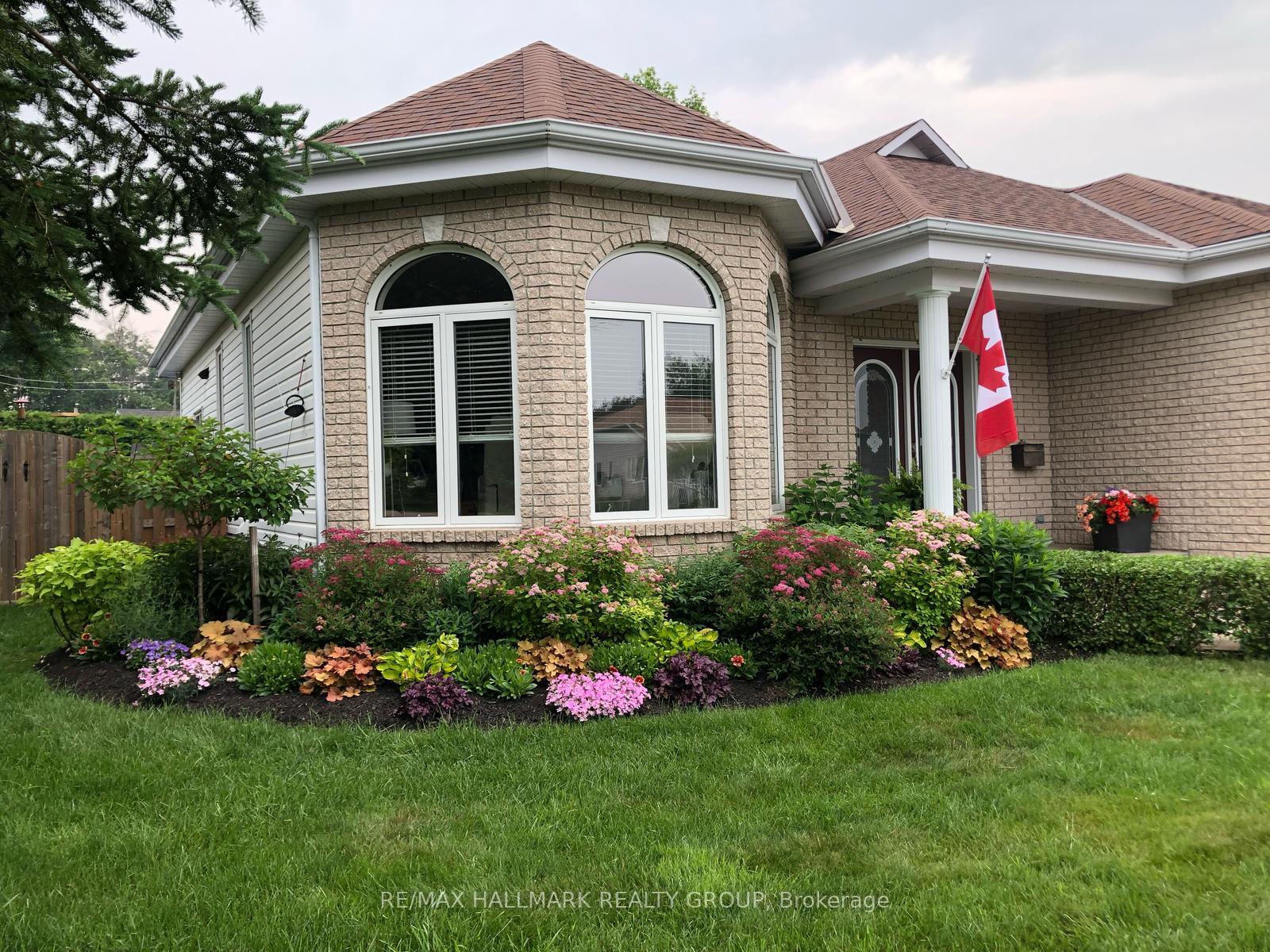 Photo 2 of 230 Vanier Crescent, Renfrew — HOMEH