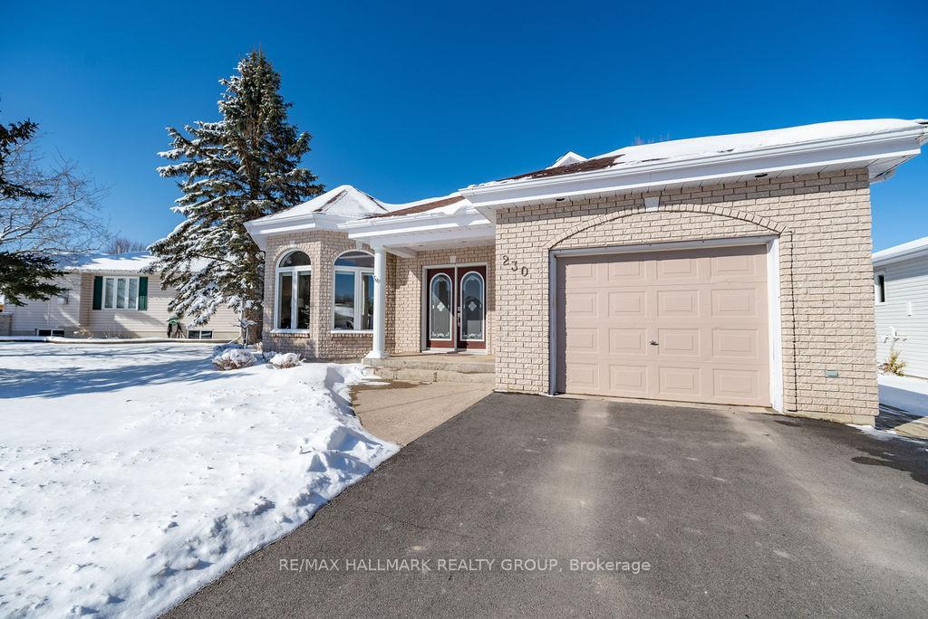 Photo 3 of 230 Vanier Crescent, Renfrew — HOMEH
