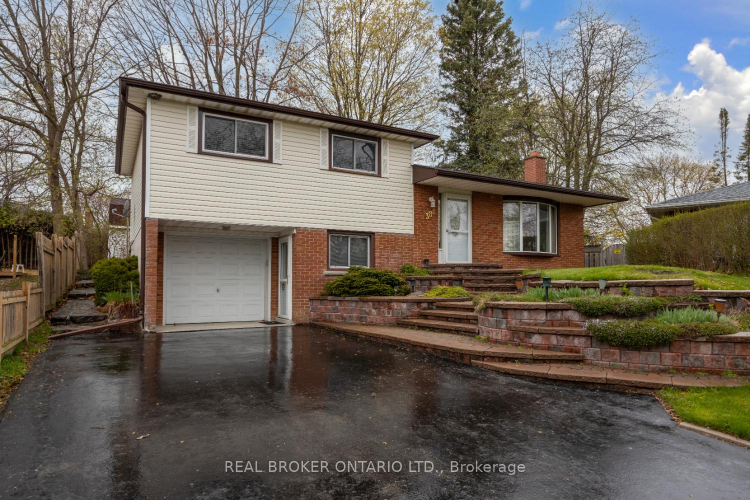 Photo 2 of 388 Marken Court, Oshawa, O'Neill — HOMEH