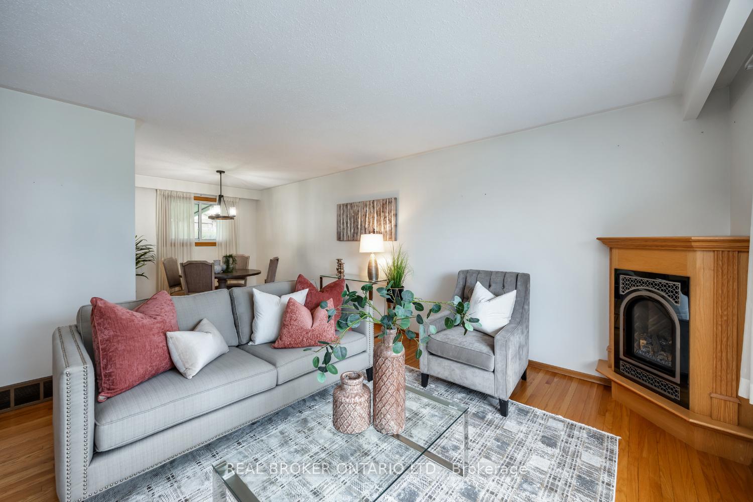 Photo 9 of 388 Marken Court, Oshawa, O'Neill — HOMEH