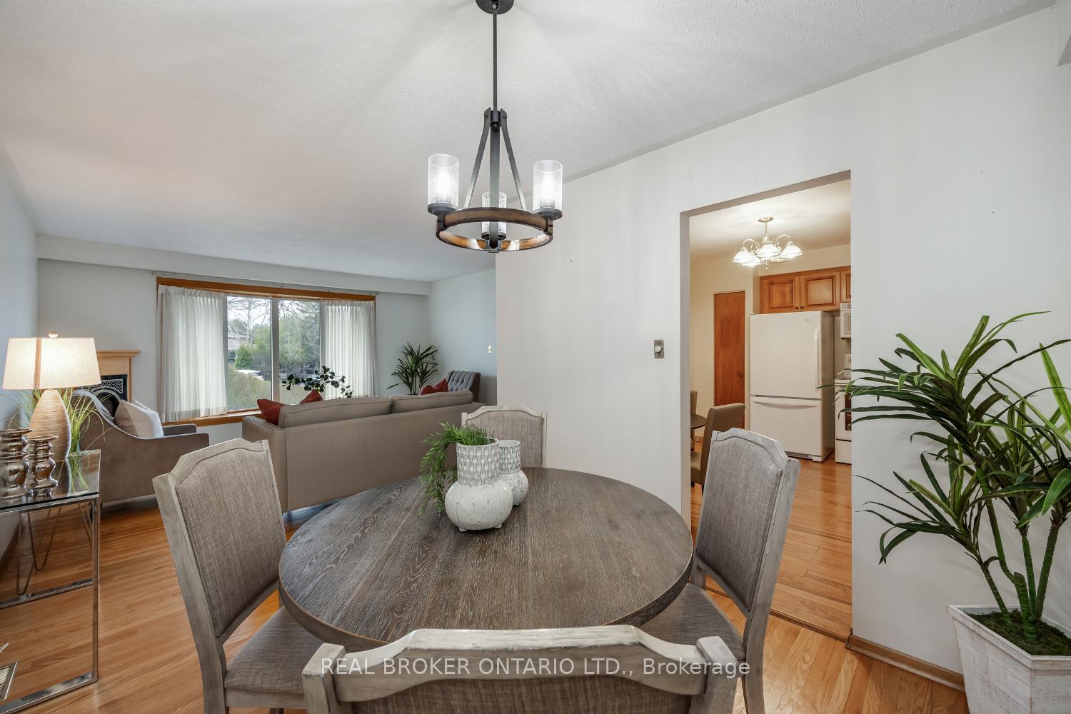 Photo 11 of 388 Marken Court, Oshawa, O'Neill — HOMEH