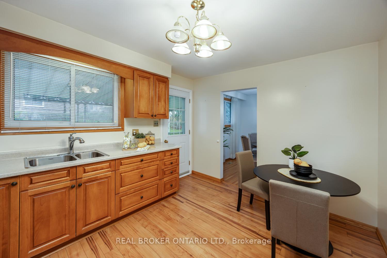 Photo 13 of 388 Marken Court, Oshawa, O'Neill — HOMEH