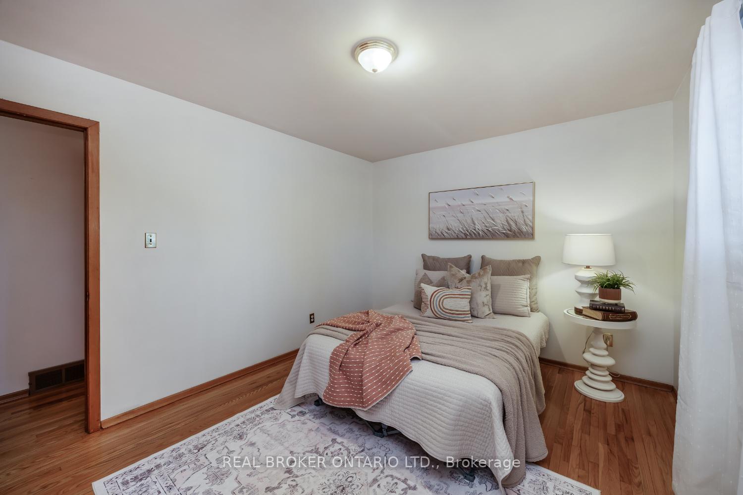Photo 17 of 388 Marken Court, Oshawa, O'Neill — HOMEH