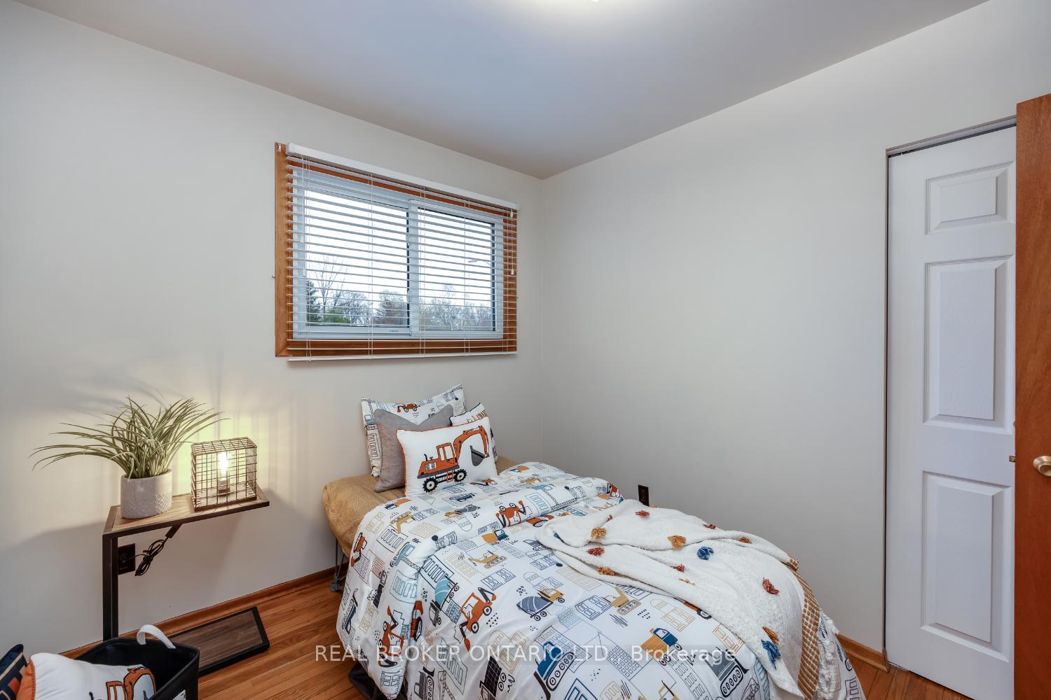 Photo 20 of 388 Marken Court, Oshawa, O'Neill — HOMEH