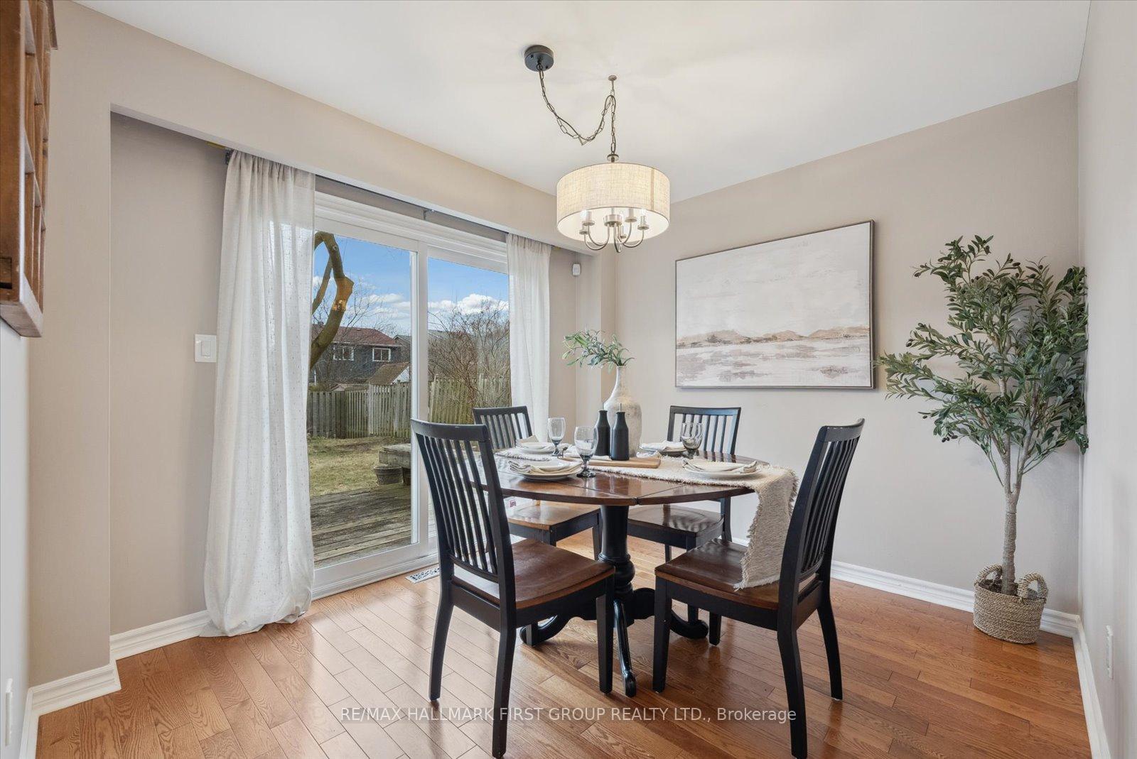 Photo 10 of 1801 Walnut Lane, Pickering, Liverpool — HOMEH