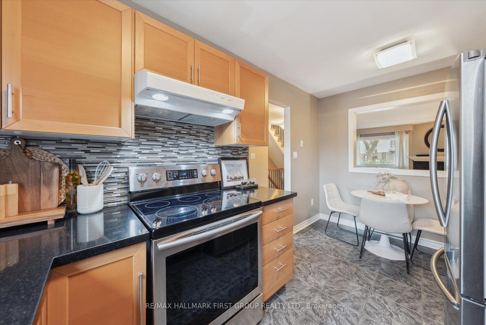 Photo 15 of 1801 Walnut Lane, Pickering, Liverpool — HOMEH