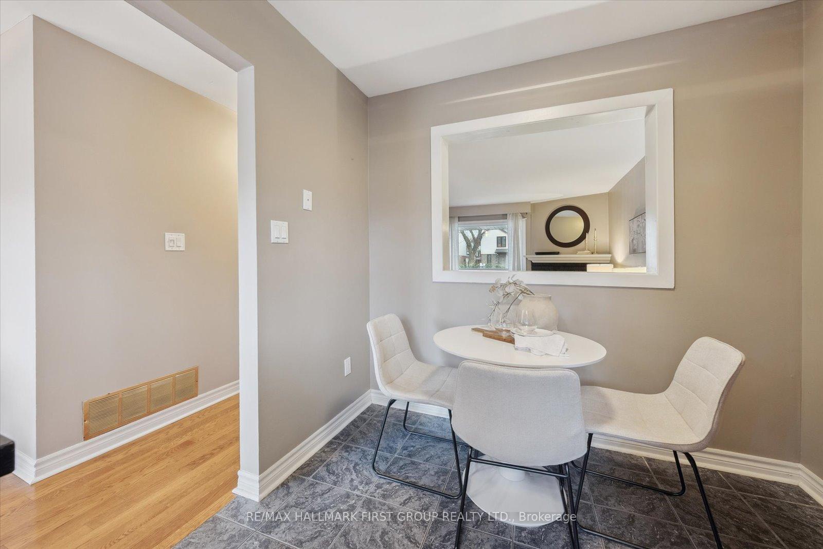 Photo 16 of 1801 Walnut Lane, Pickering, Liverpool — HOMEH