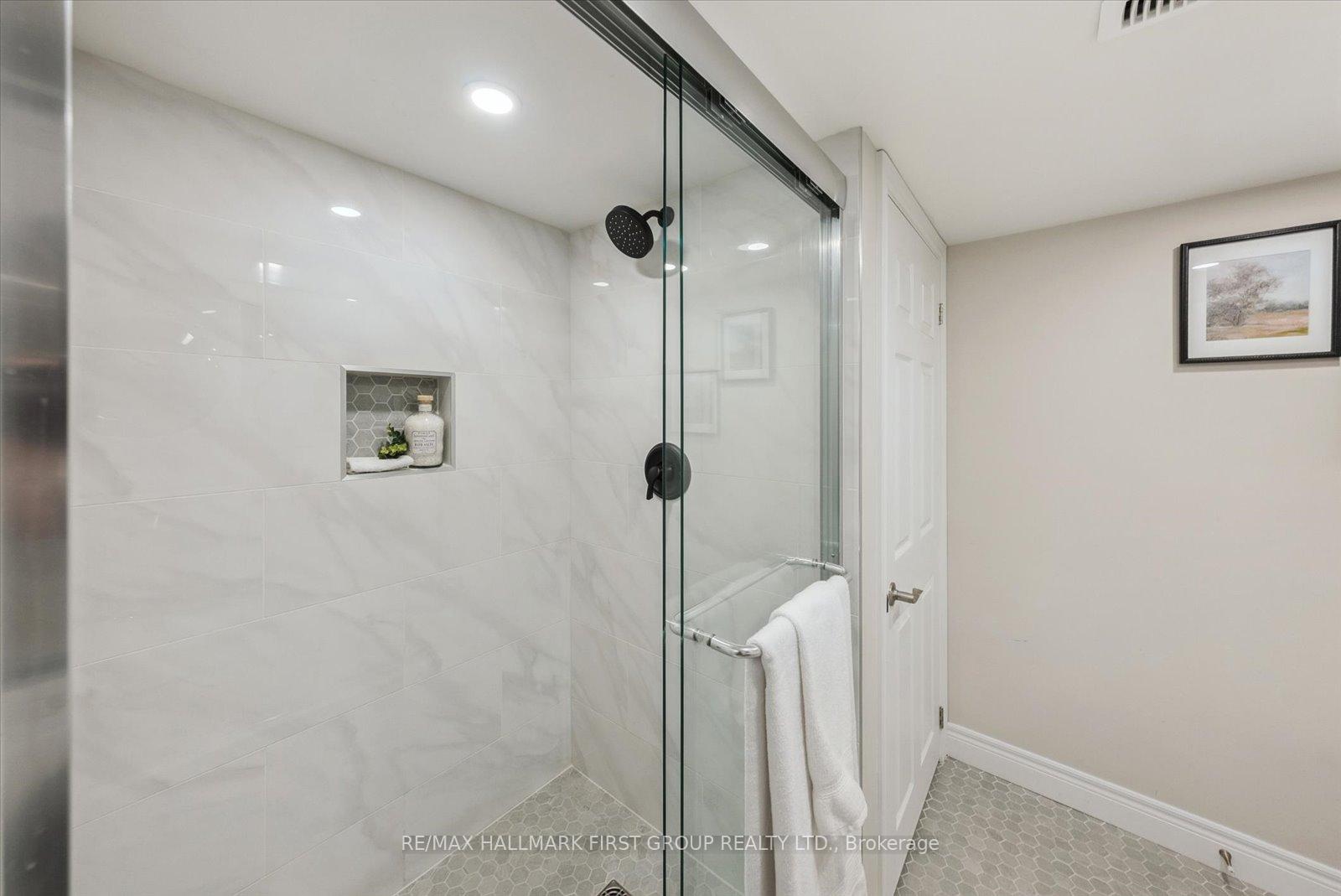 Photo 26 of 1801 Walnut Lane, Pickering, Liverpool — HOMEH