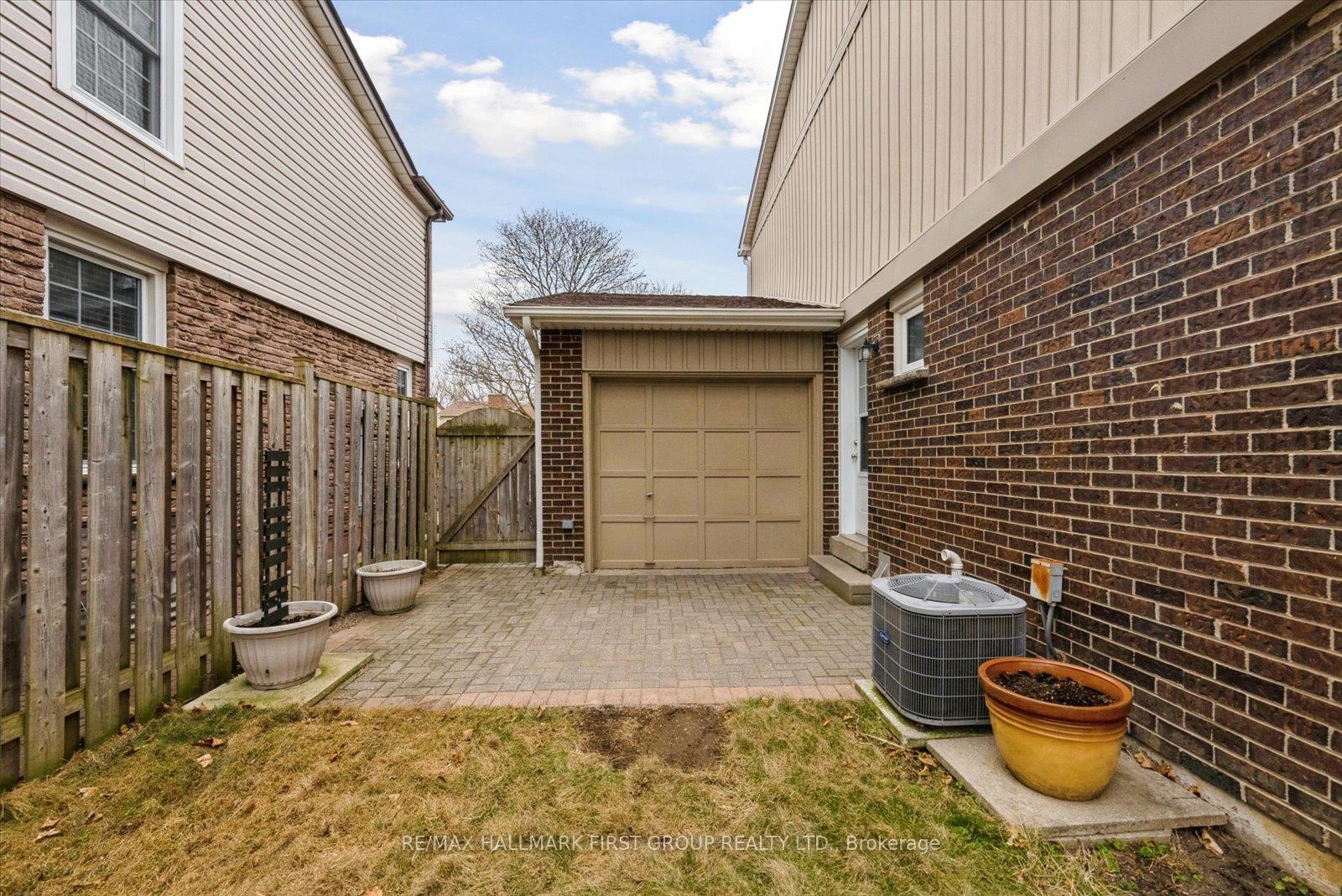 Photo 30 of 1801 Walnut Lane, Pickering, Liverpool — HOMEH