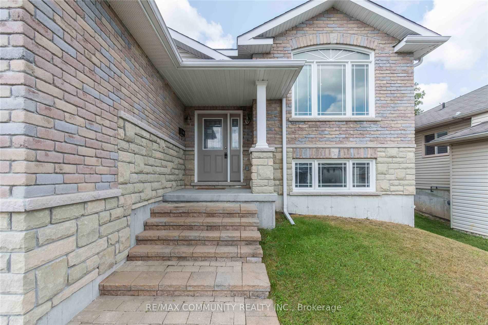 Photo 2 of 25 Kyle Court, Quinte West, Frankford Ward — HOMEH