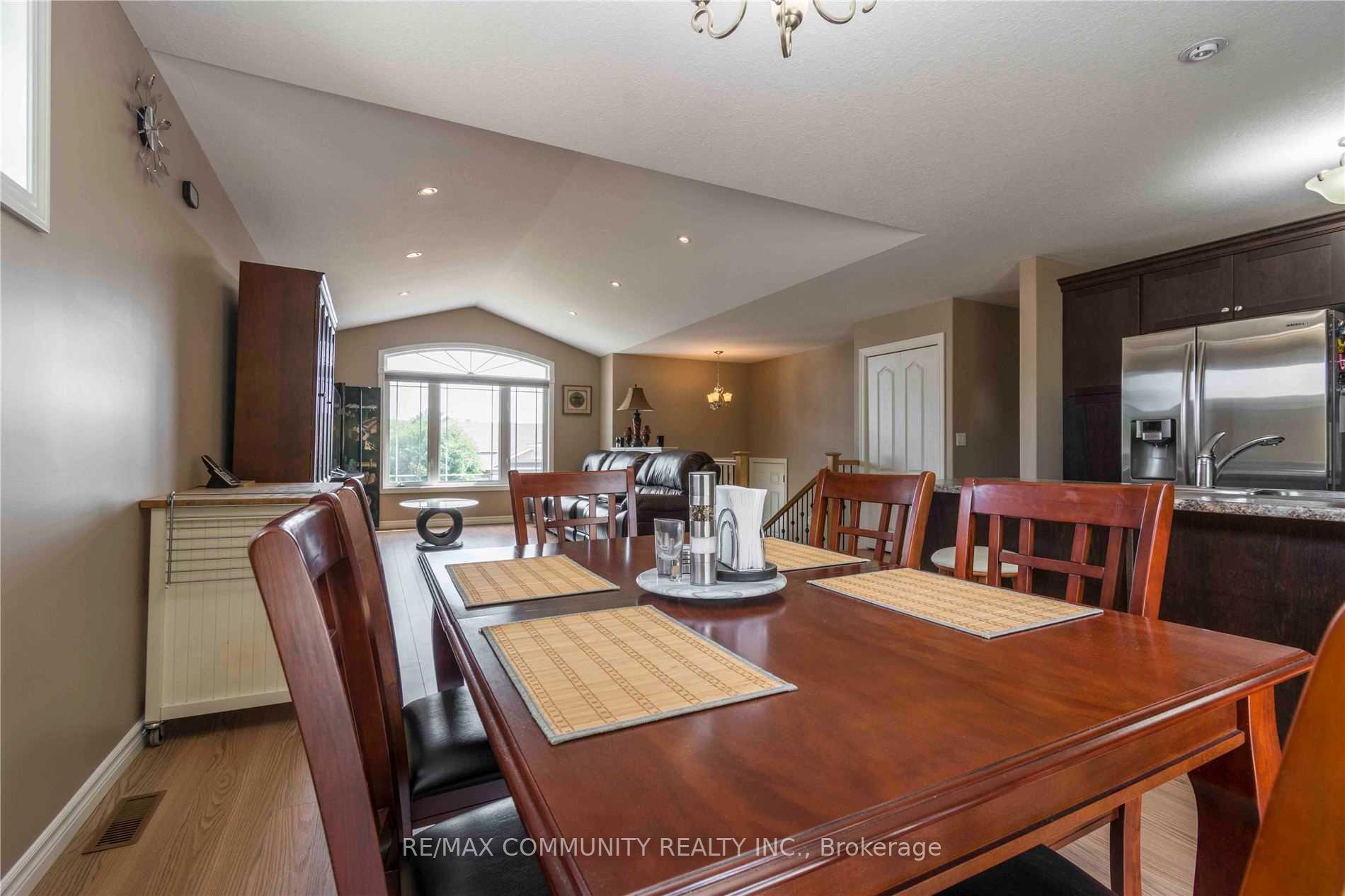 Photo 11 of 25 Kyle Court, Quinte West, Frankford Ward — HOMEH