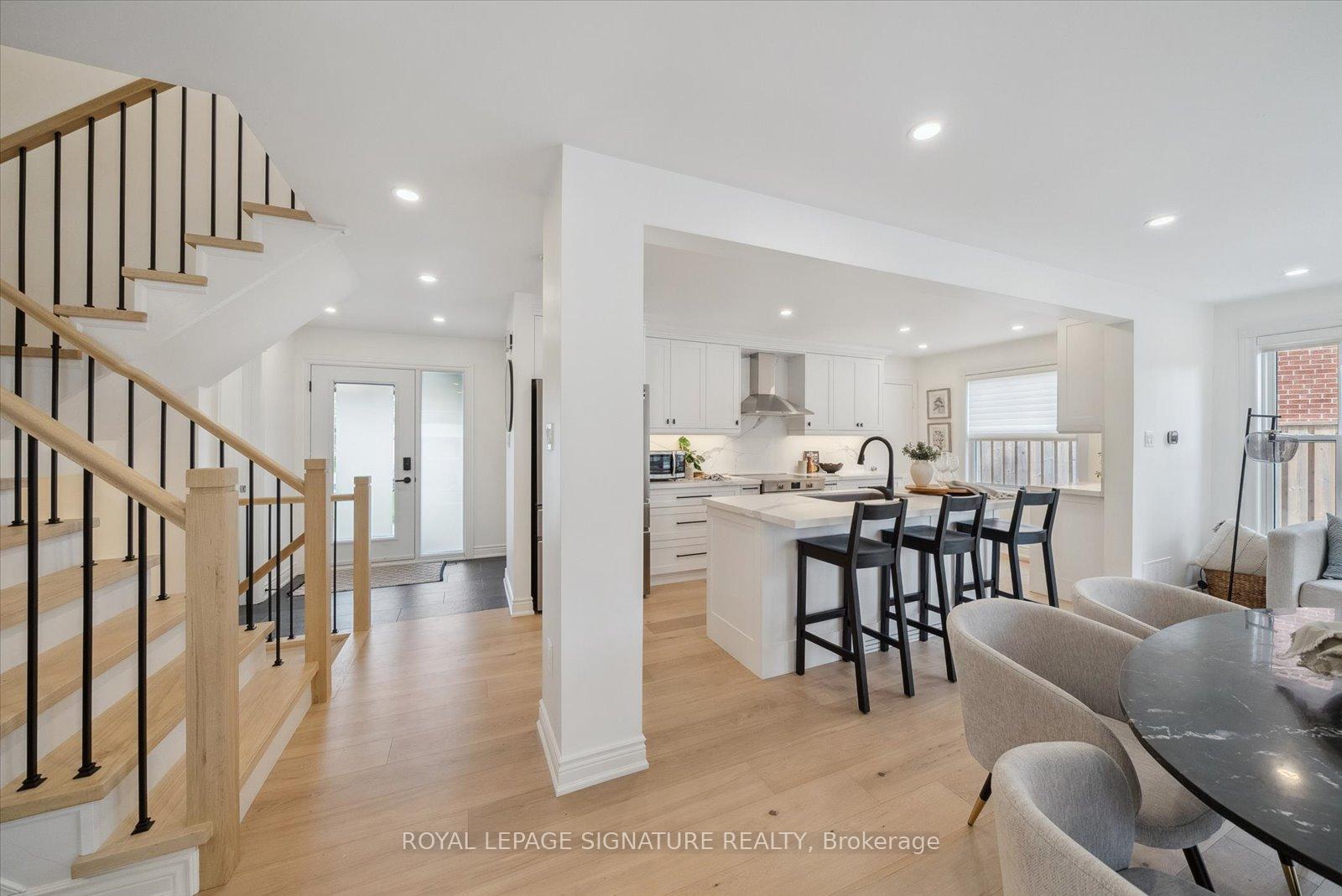 Photo 4 of 631 Ariel Crescent, Pickering, Amberlea — HOMEH