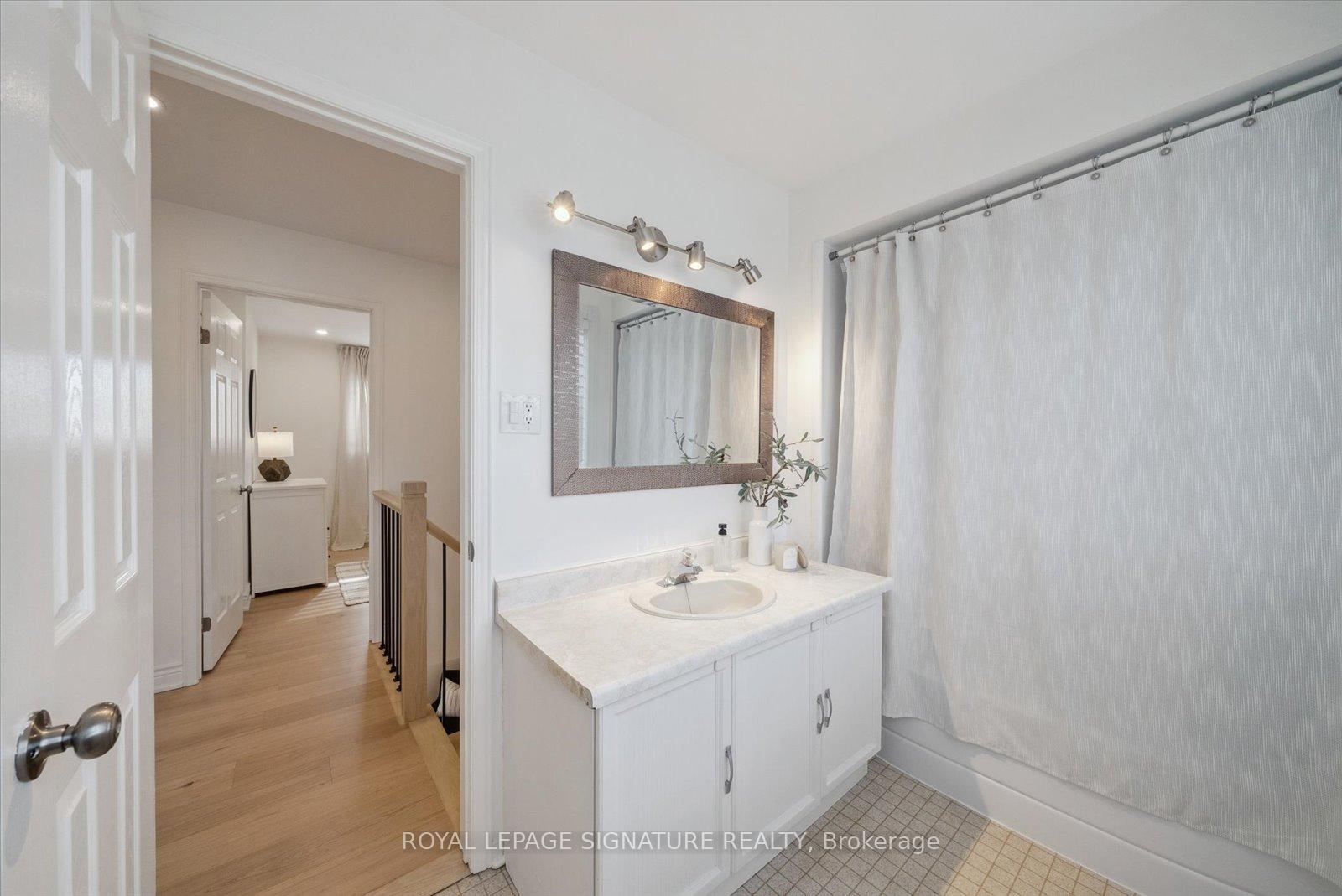 Photo 21 of 631 Ariel Crescent, Pickering, Amberlea — HOMEH