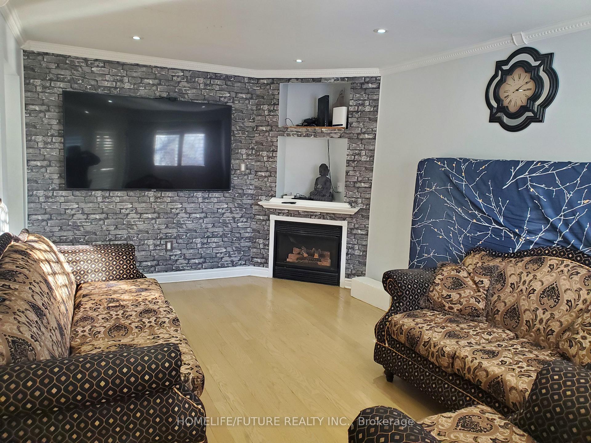 Photo 4 of Unit Main, 1850 Rosebank Road, Pickering, Amberlea — HOMEH
