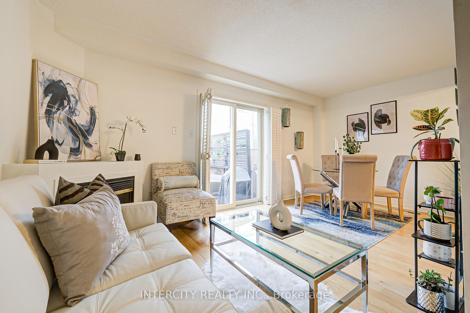 Photo 1 of 372 Sparrow Circle, Pickering, Highbush — HOMEH