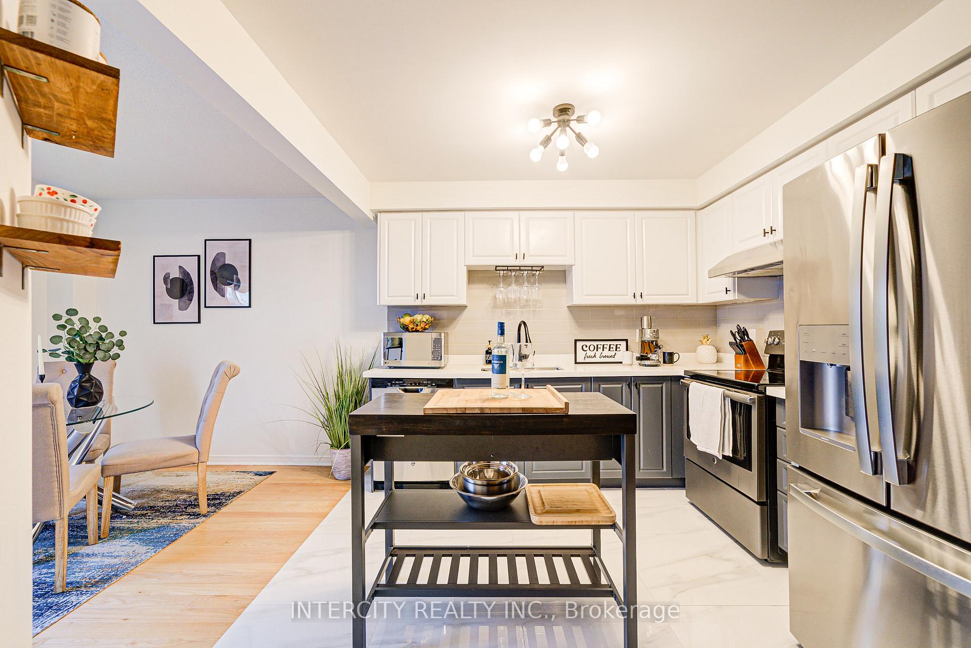 Photo 8 of 372 Sparrow Circle, Pickering, Highbush — HOMEH