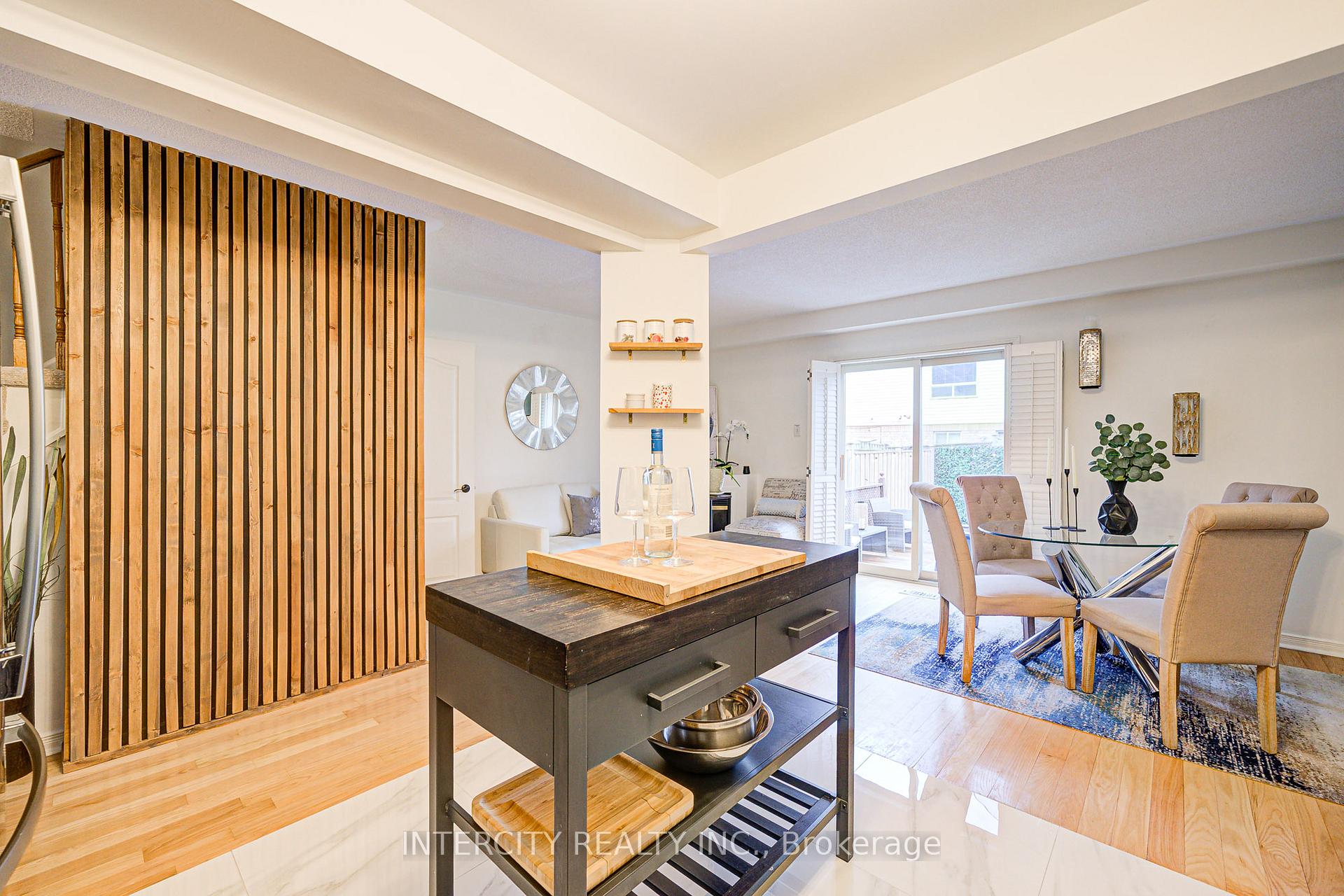 Photo 9 of 372 Sparrow Circle, Pickering, Highbush — HOMEH