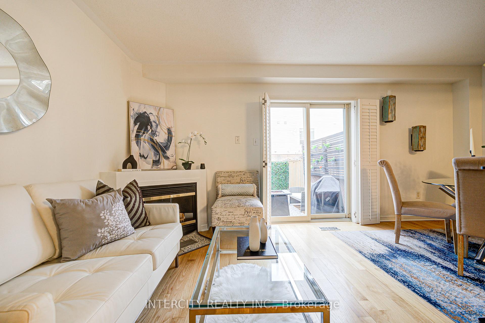 Photo 12 of 372 Sparrow Circle, Pickering, Highbush — HOMEH