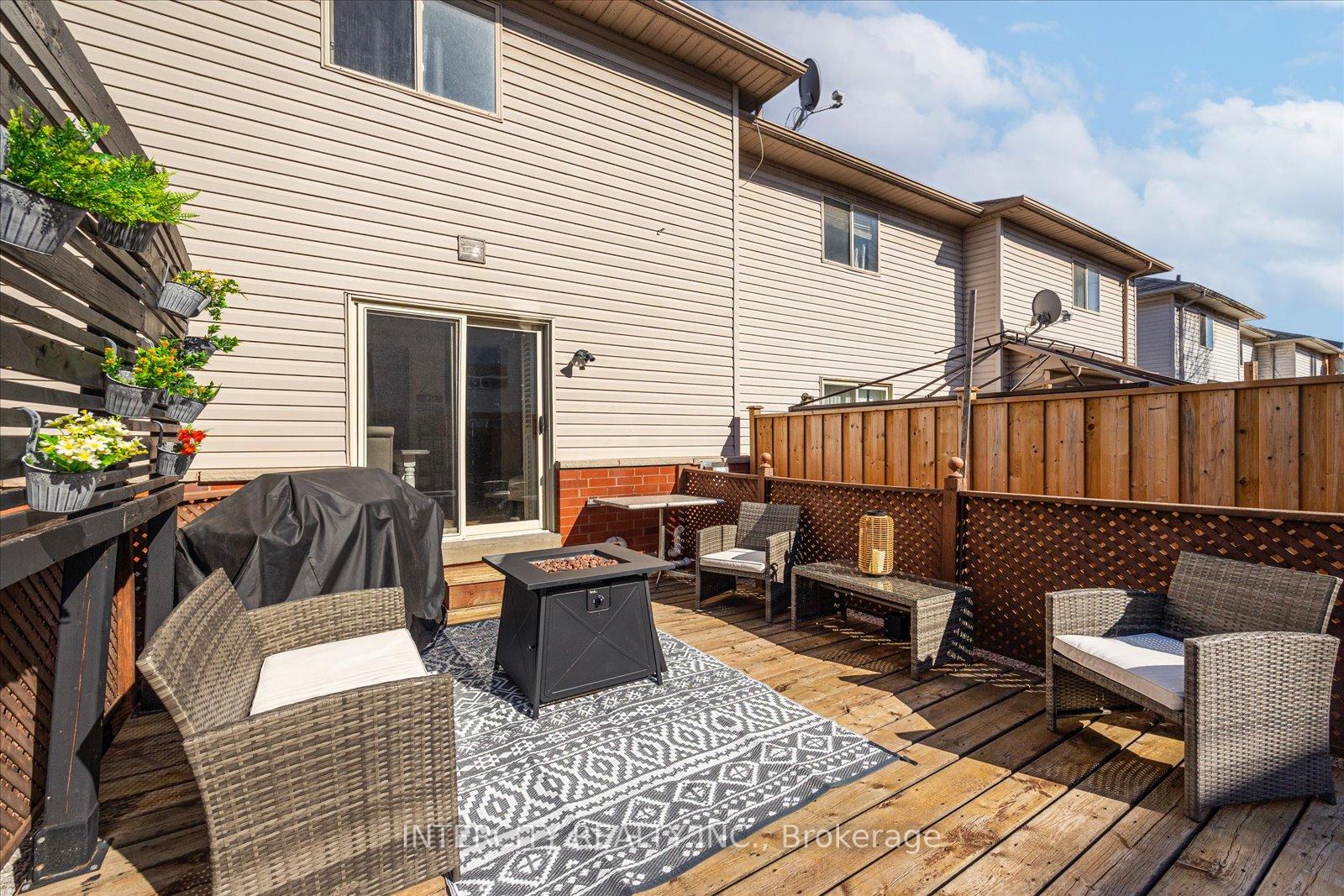 Photo 41 of 372 Sparrow Circle, Pickering, Highbush — HOMEH