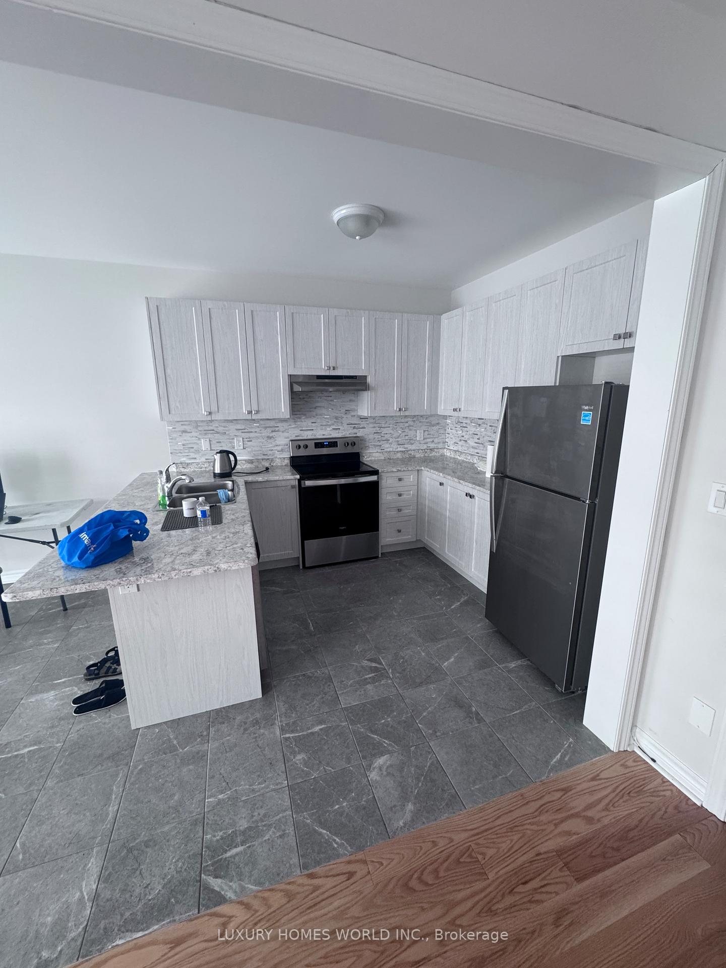 Photo 5 of 1119 Black Cherry Drive, Oshawa, Taunton — HOMEH