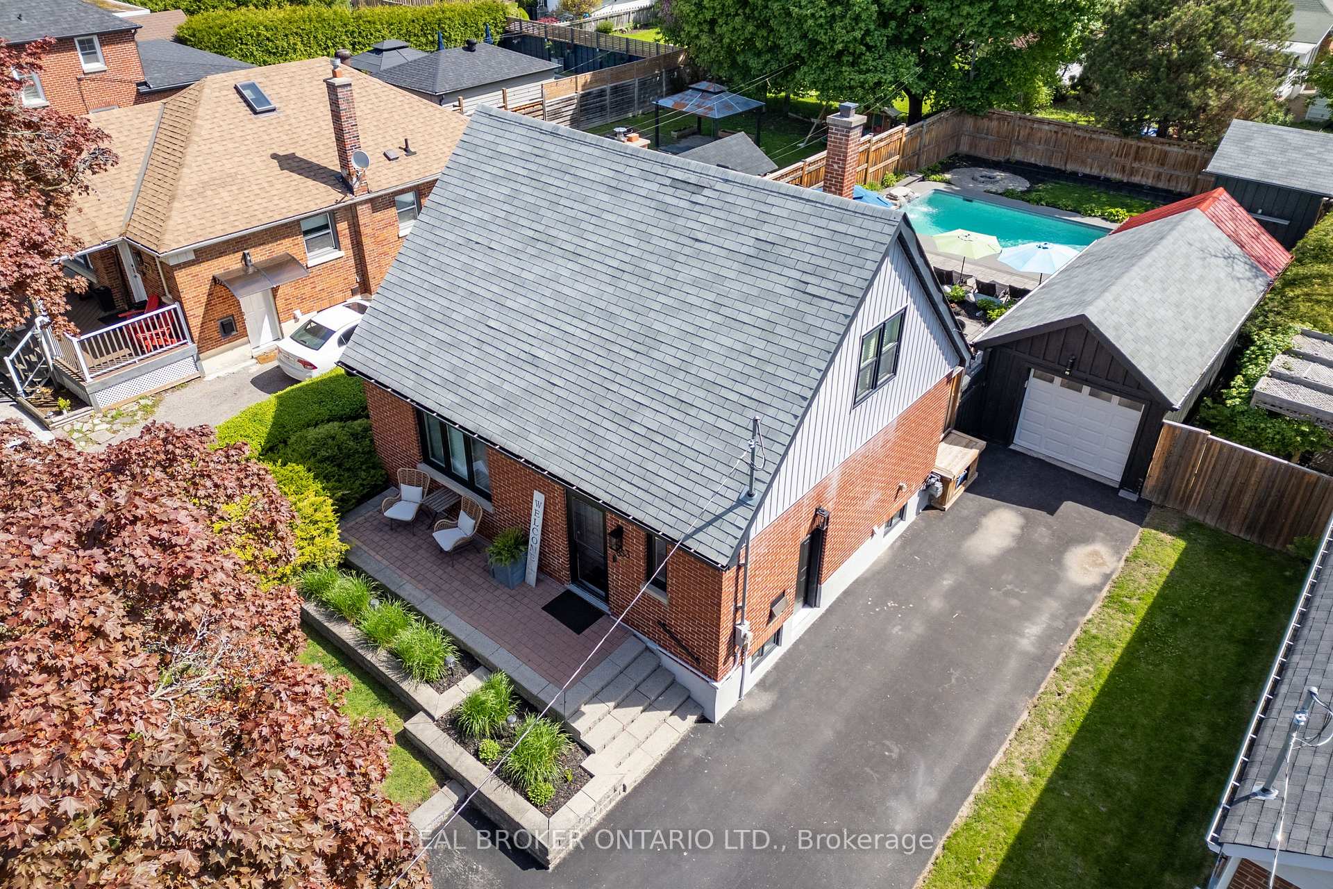 Photo 3 of 853 Masson Street, Oshawa, Centennial — HOMEH