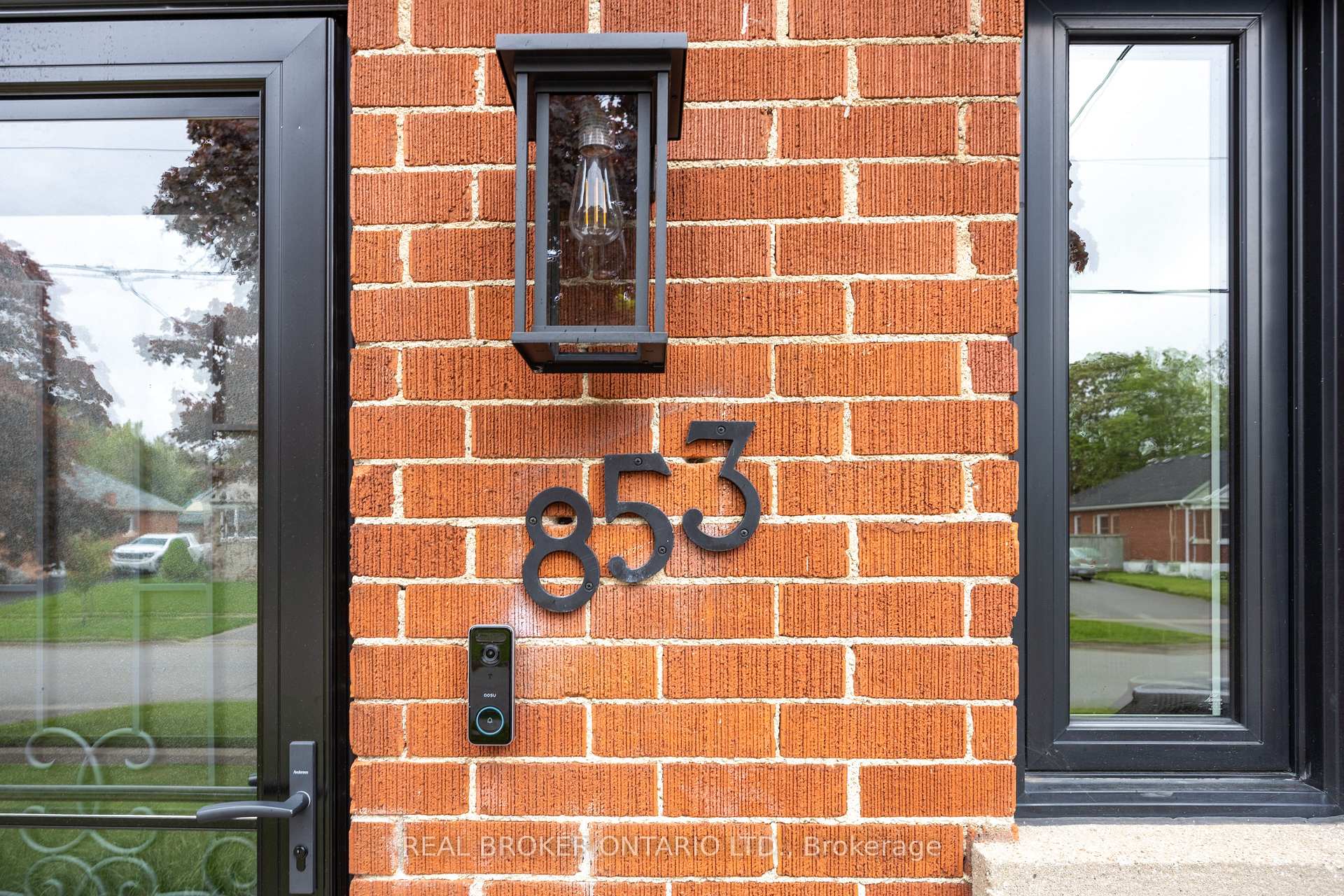 Photo 5 of 853 Masson Street, Oshawa, Centennial — HOMEH