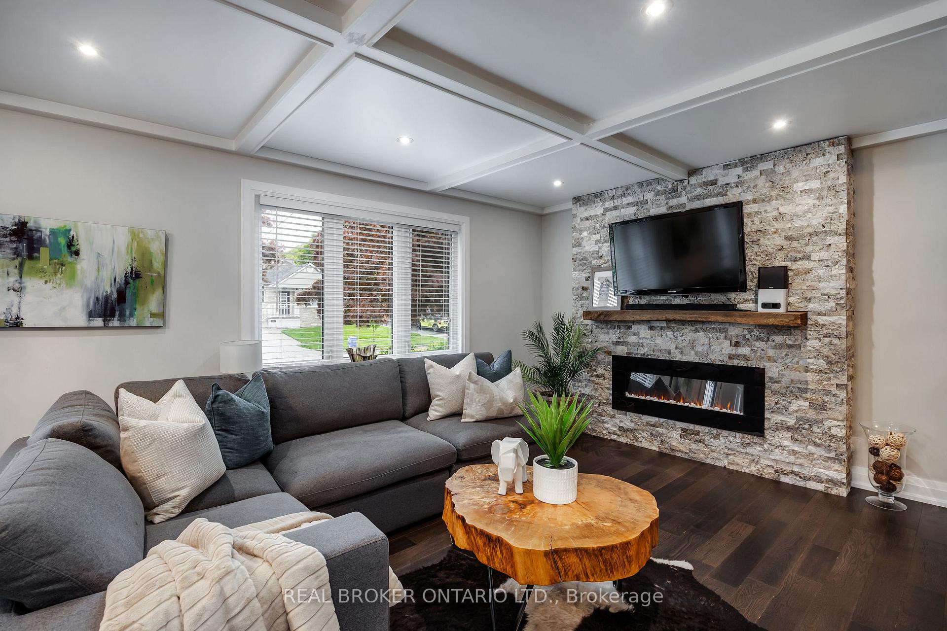 Photo 17 of 853 Masson Street, Oshawa, Centennial — HOMEH