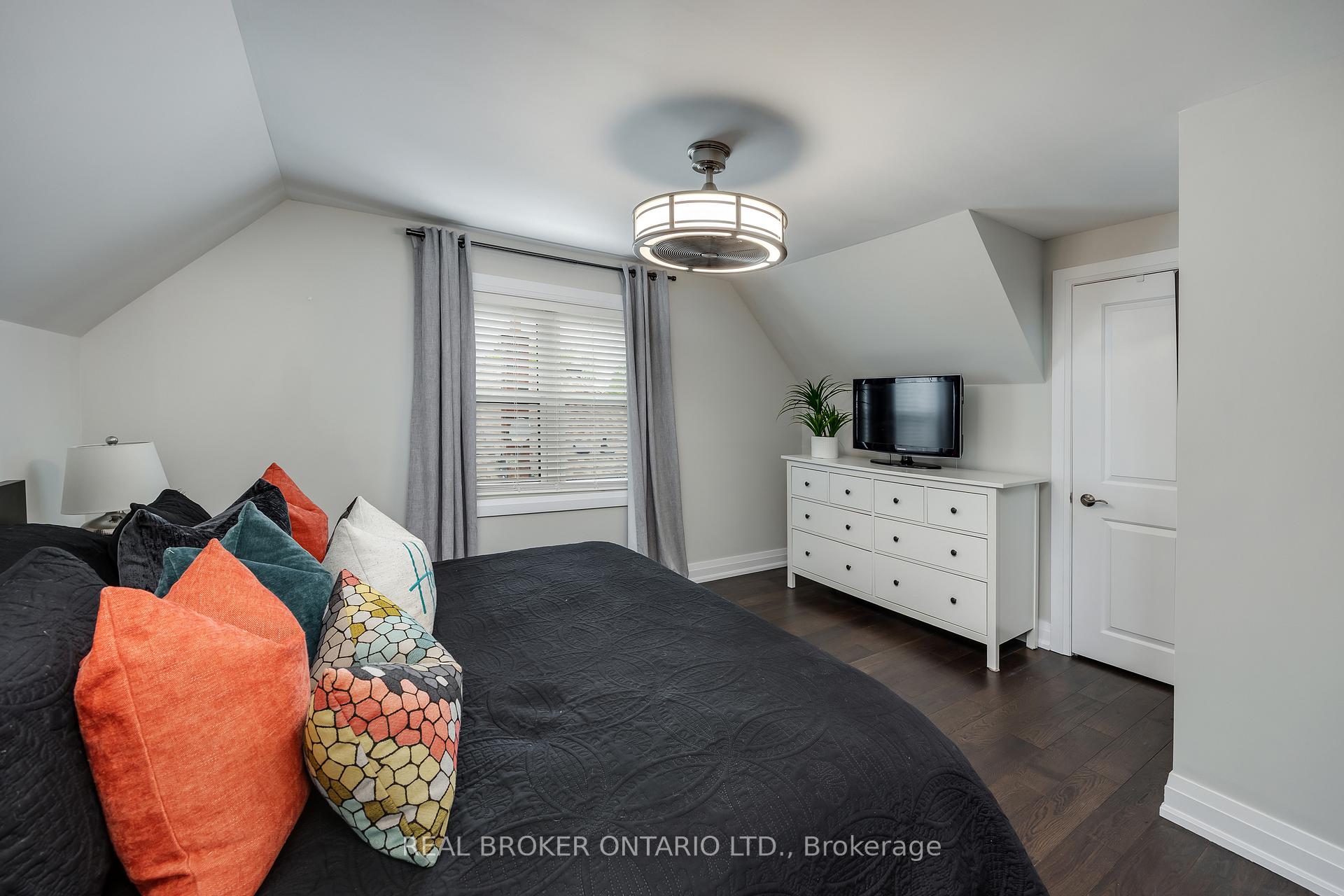 Photo 23 of 853 Masson Street, Oshawa, Centennial — HOMEH