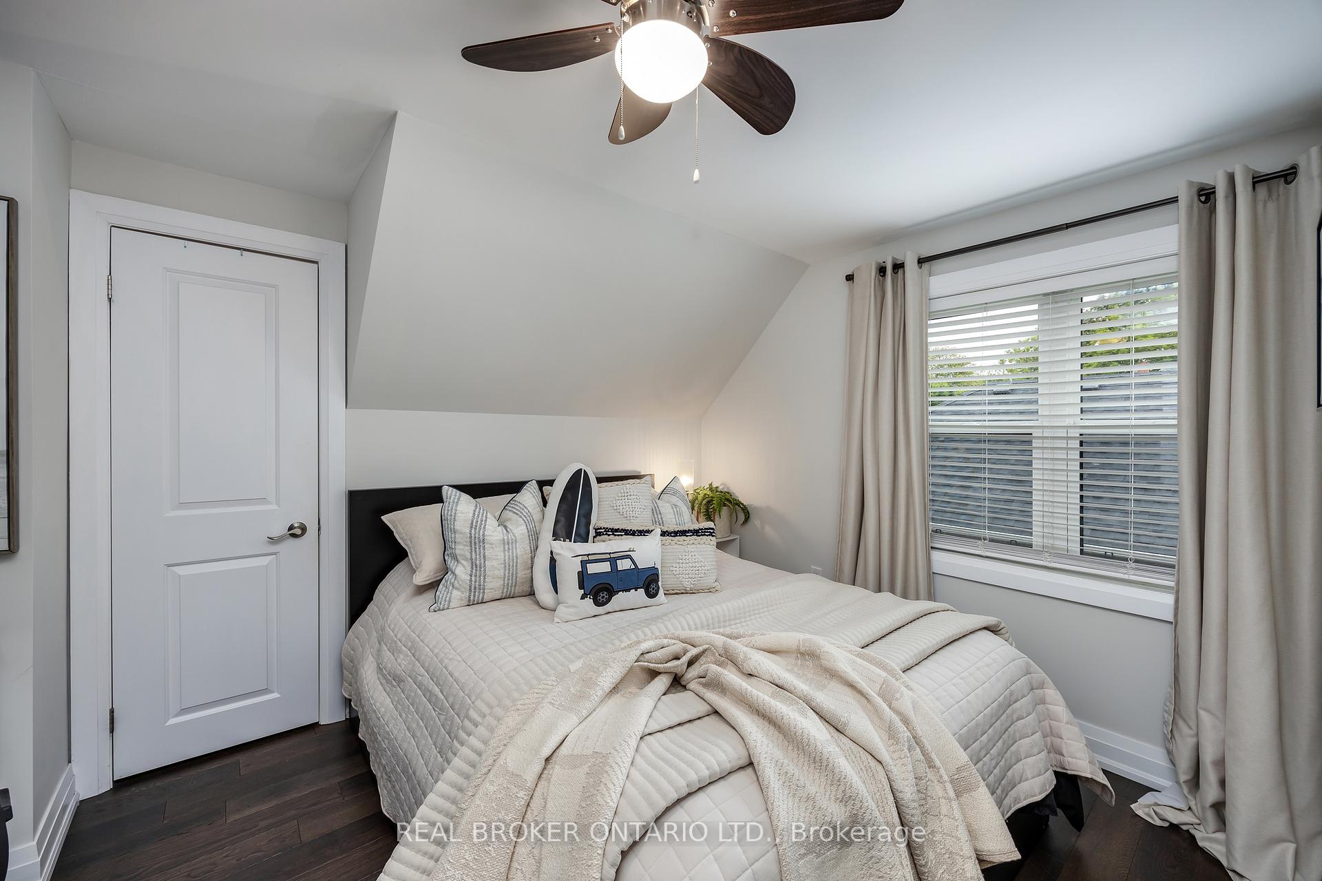 Photo 25 of 853 Masson Street, Oshawa, Centennial — HOMEH