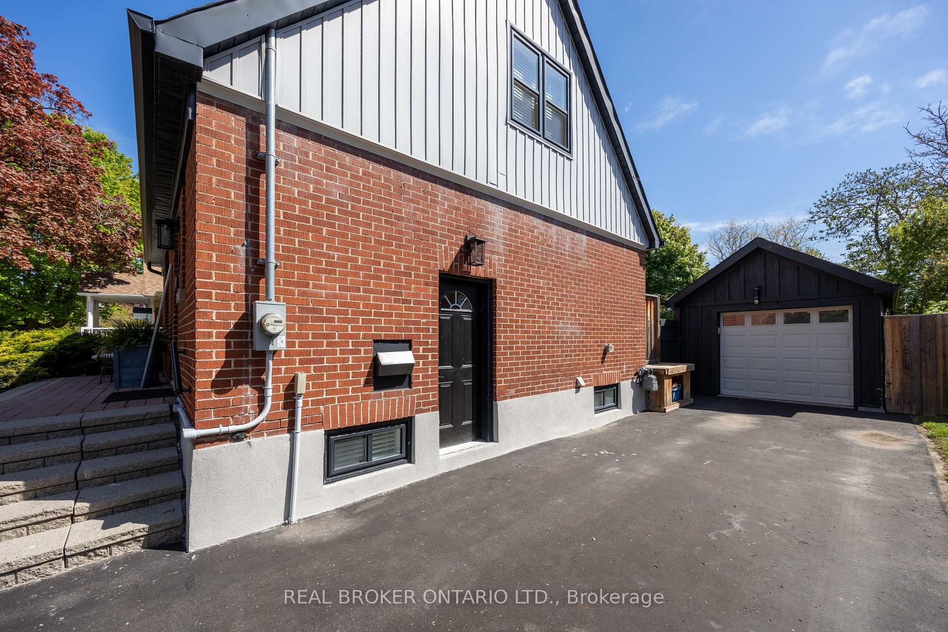Photo 36 of 853 Masson Street, Oshawa, Centennial — HOMEH