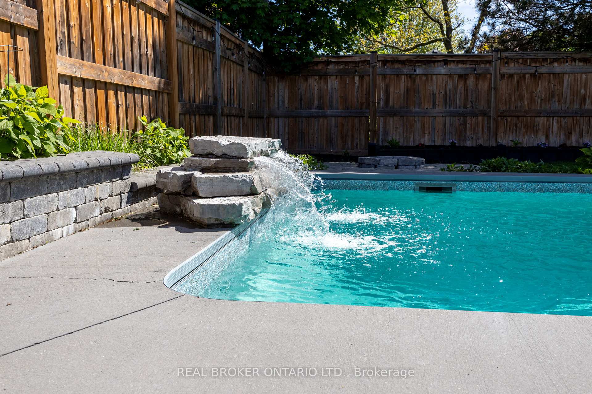 Photo 41 of 853 Masson Street, Oshawa, Centennial — HOMEH